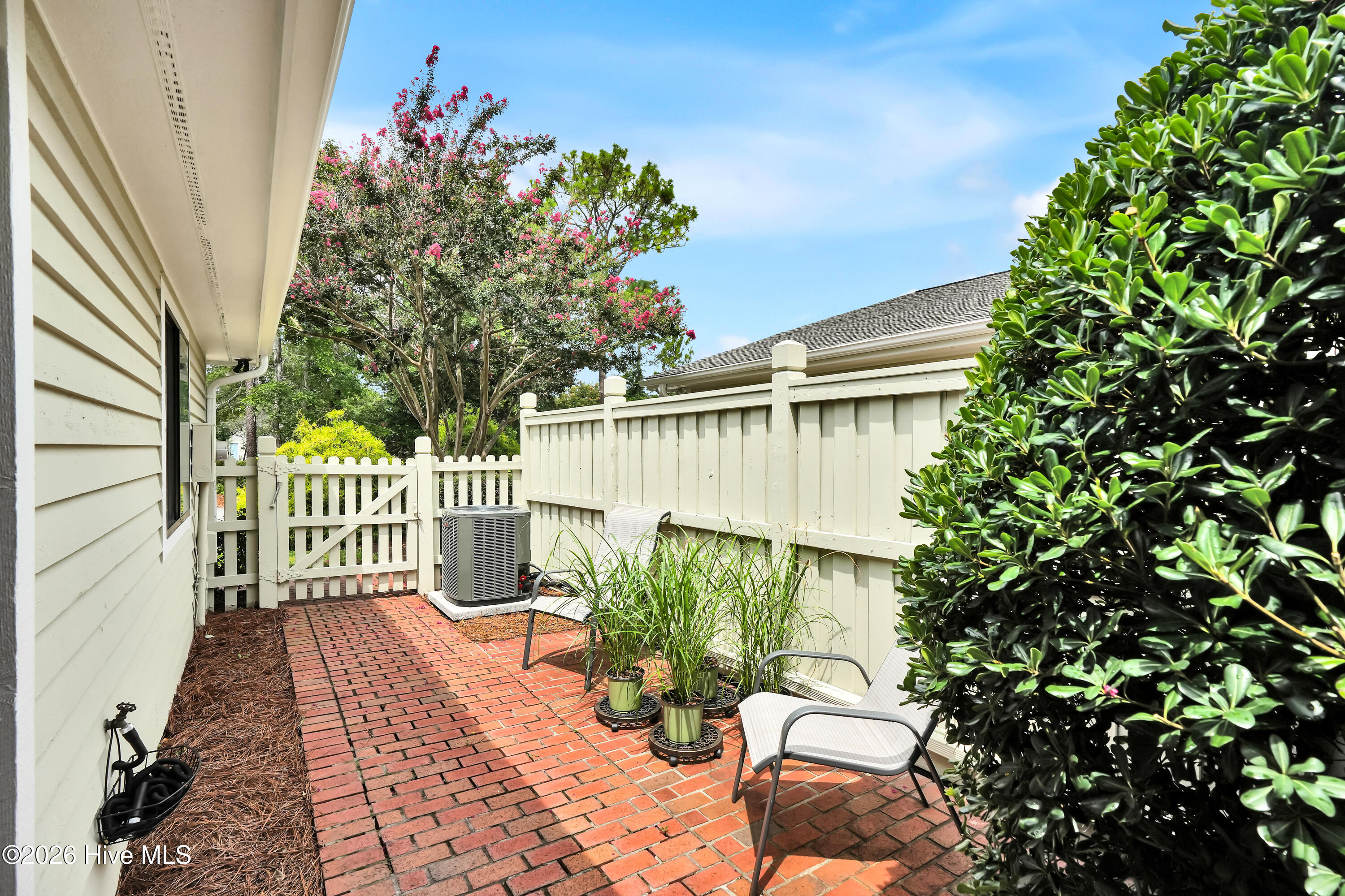 221 Inland Greens Circle Property Photo 7
