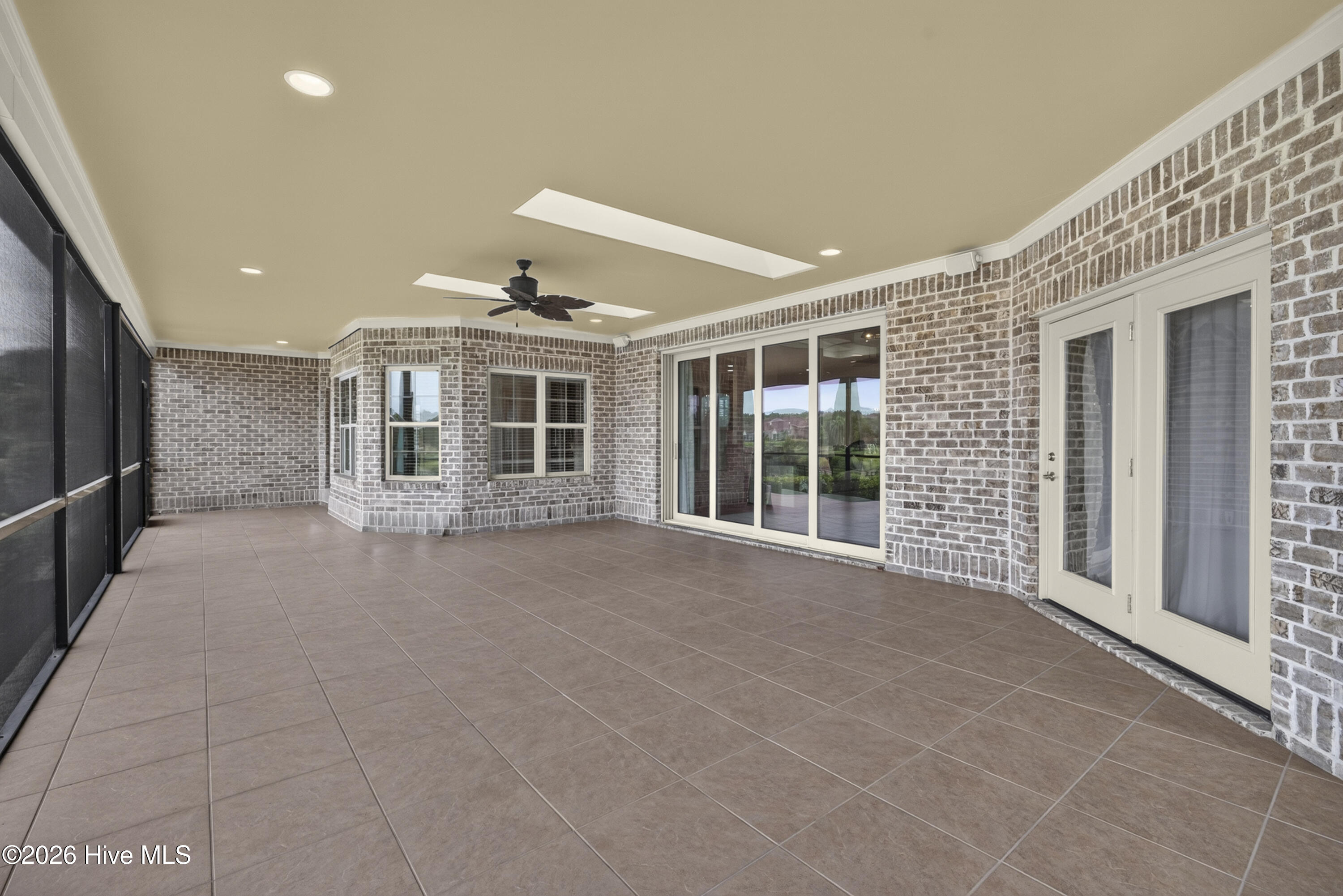 1004 Wind Lake Way Property Photo 32