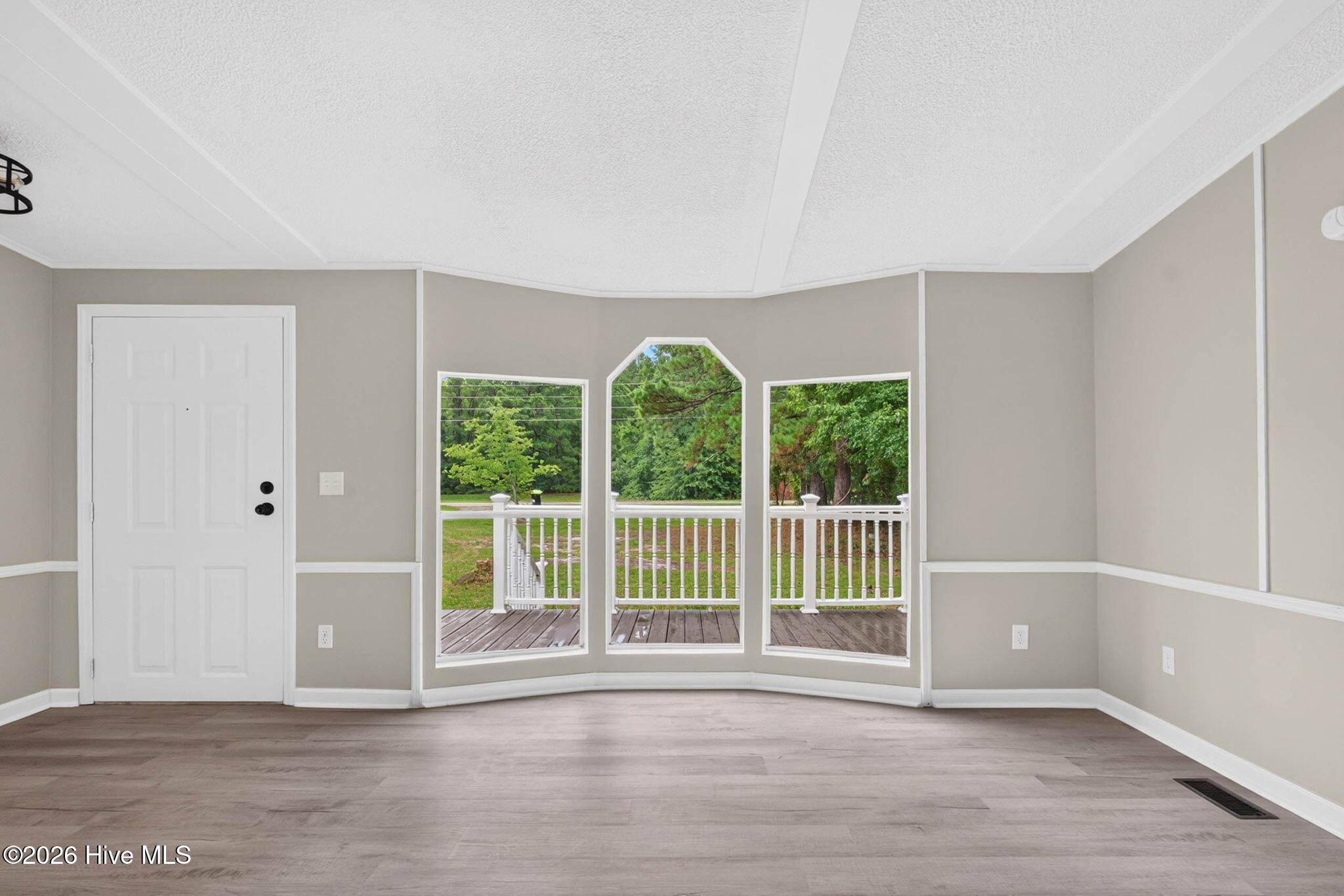 1209 Hickman Road Nw Property Photo 8