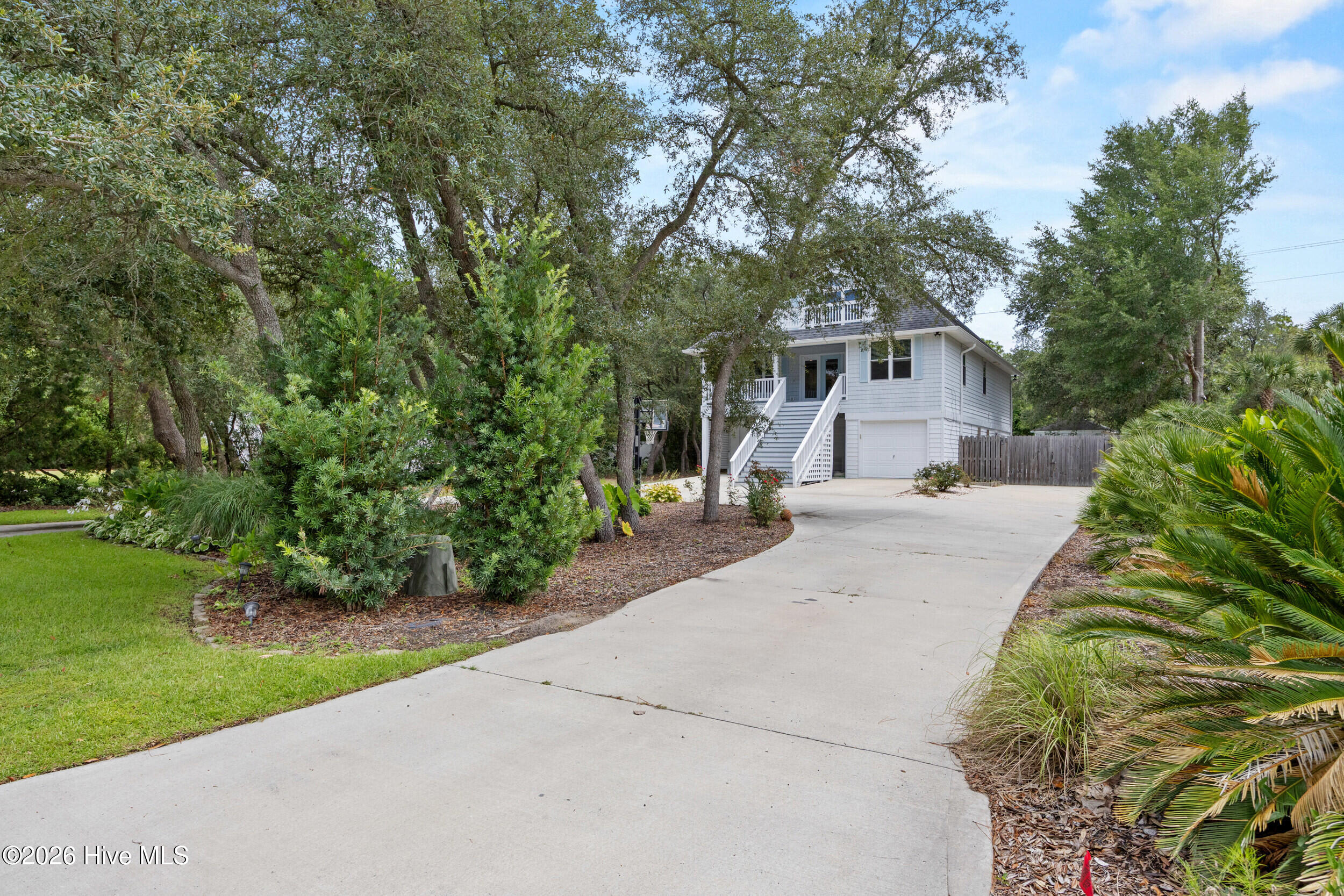 8915 Shipwatch Drive Property Photo 5