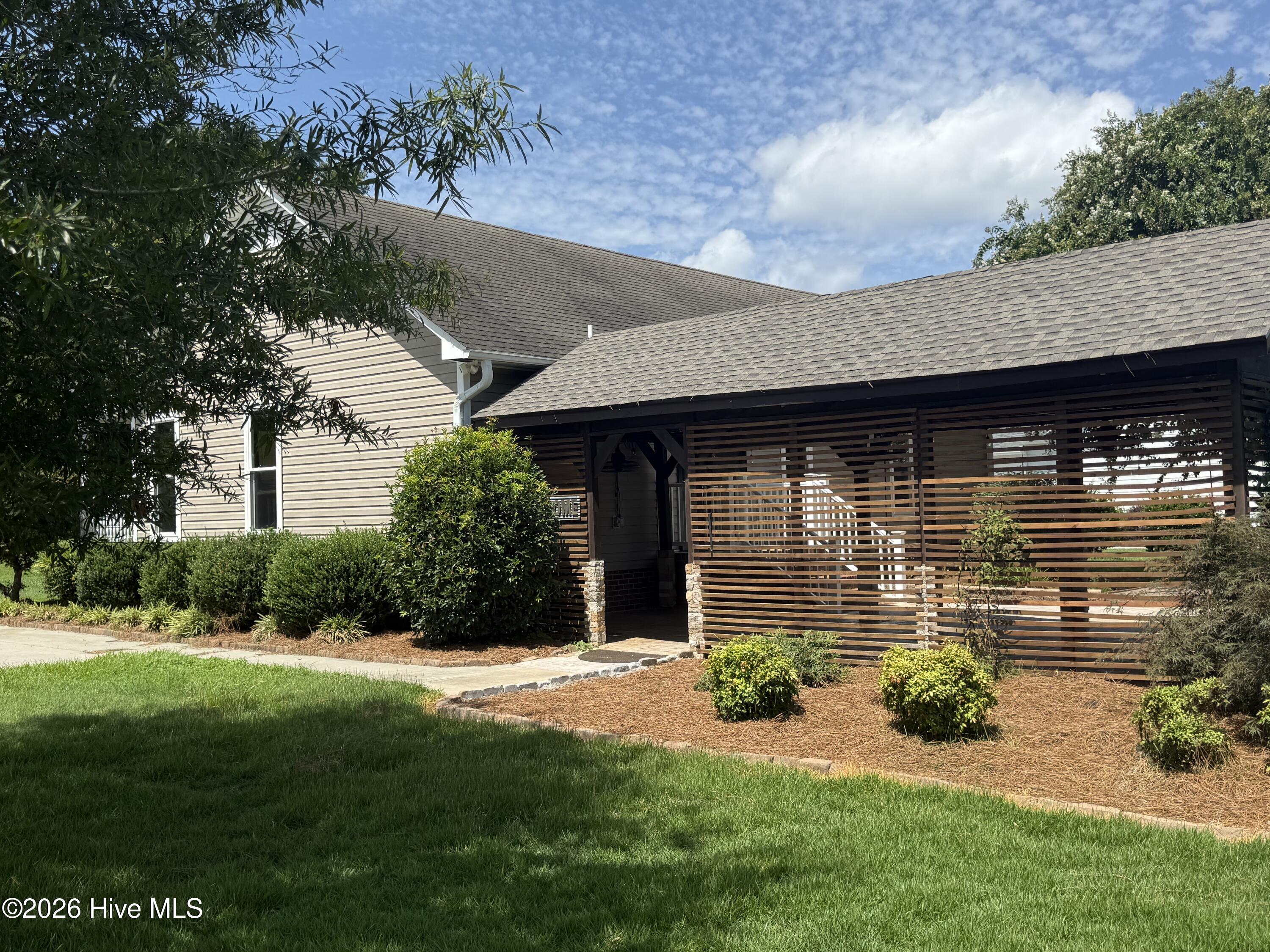 14900 Blue Woods Road Property Photo 6