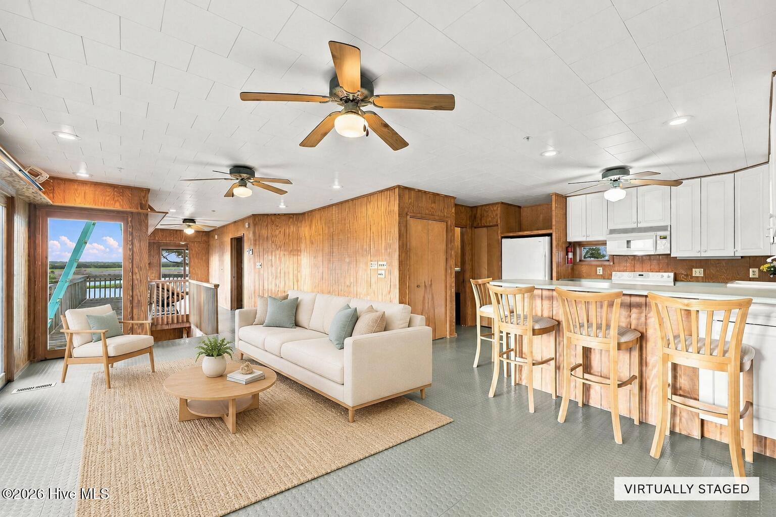 957 Broadway Street Property Photo 6