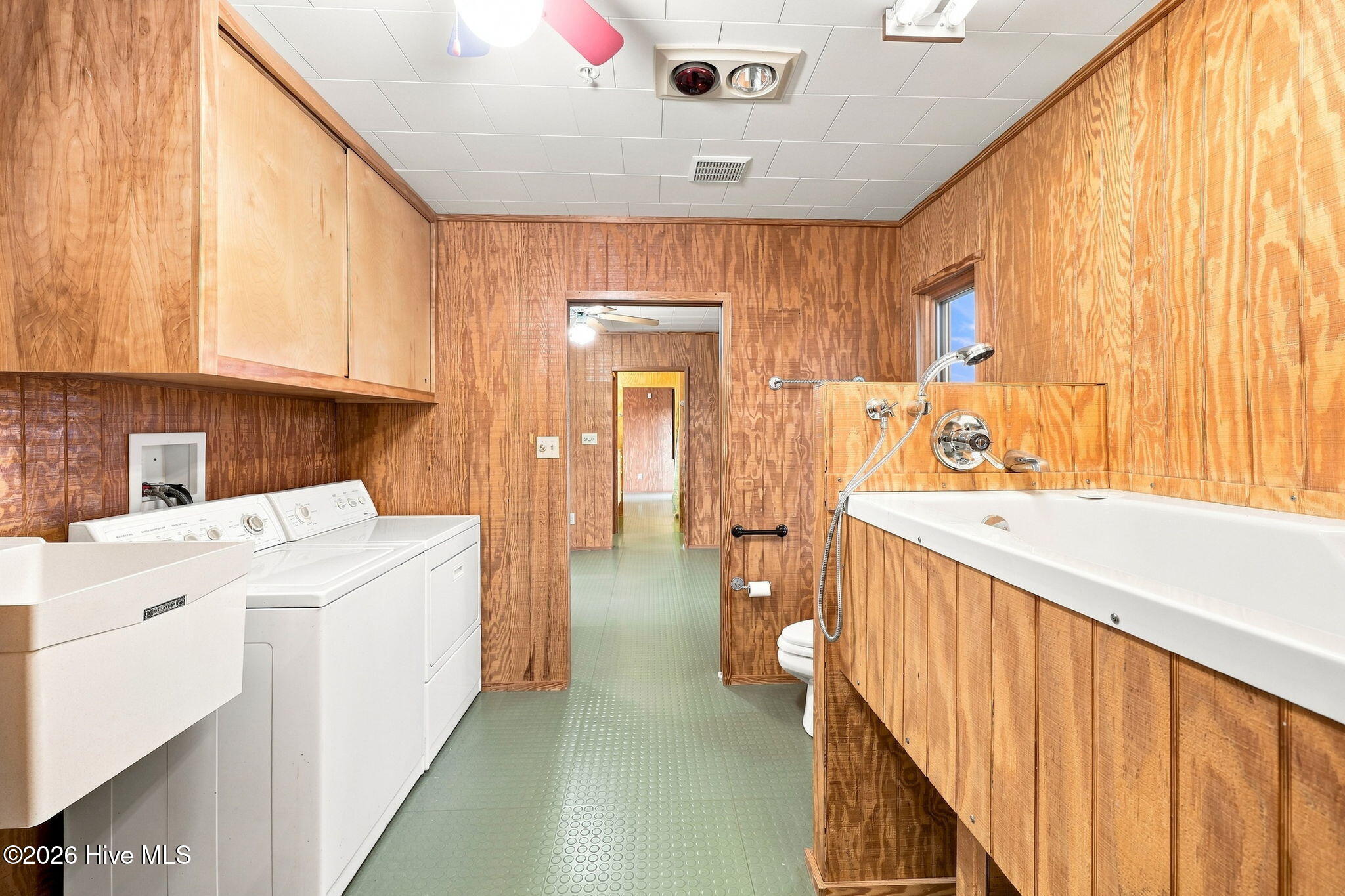 957 Broadway Street Property Photo 18