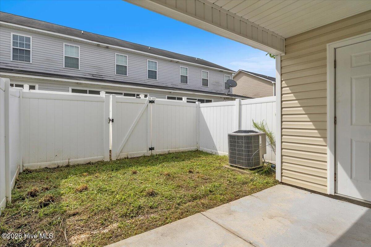 8007 Banister Loop Property Photo 26