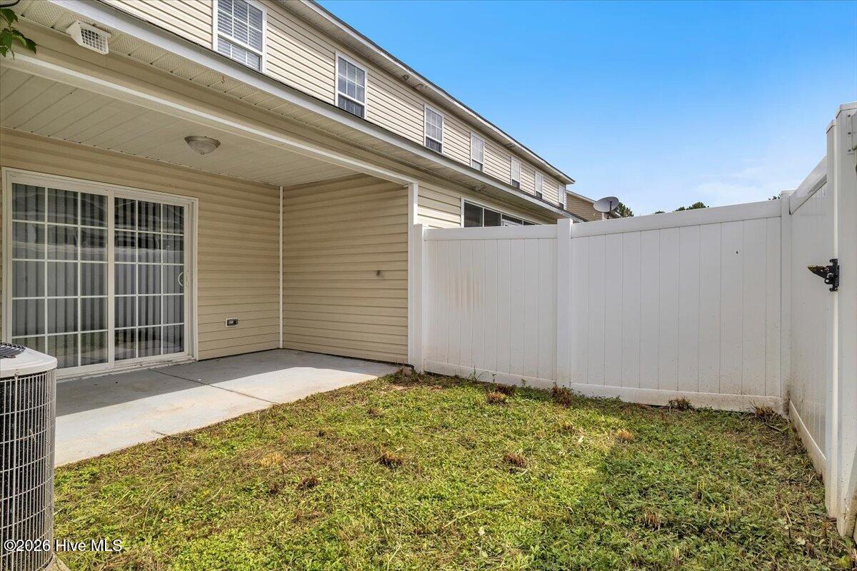 8007 Banister Loop Property Photo 28