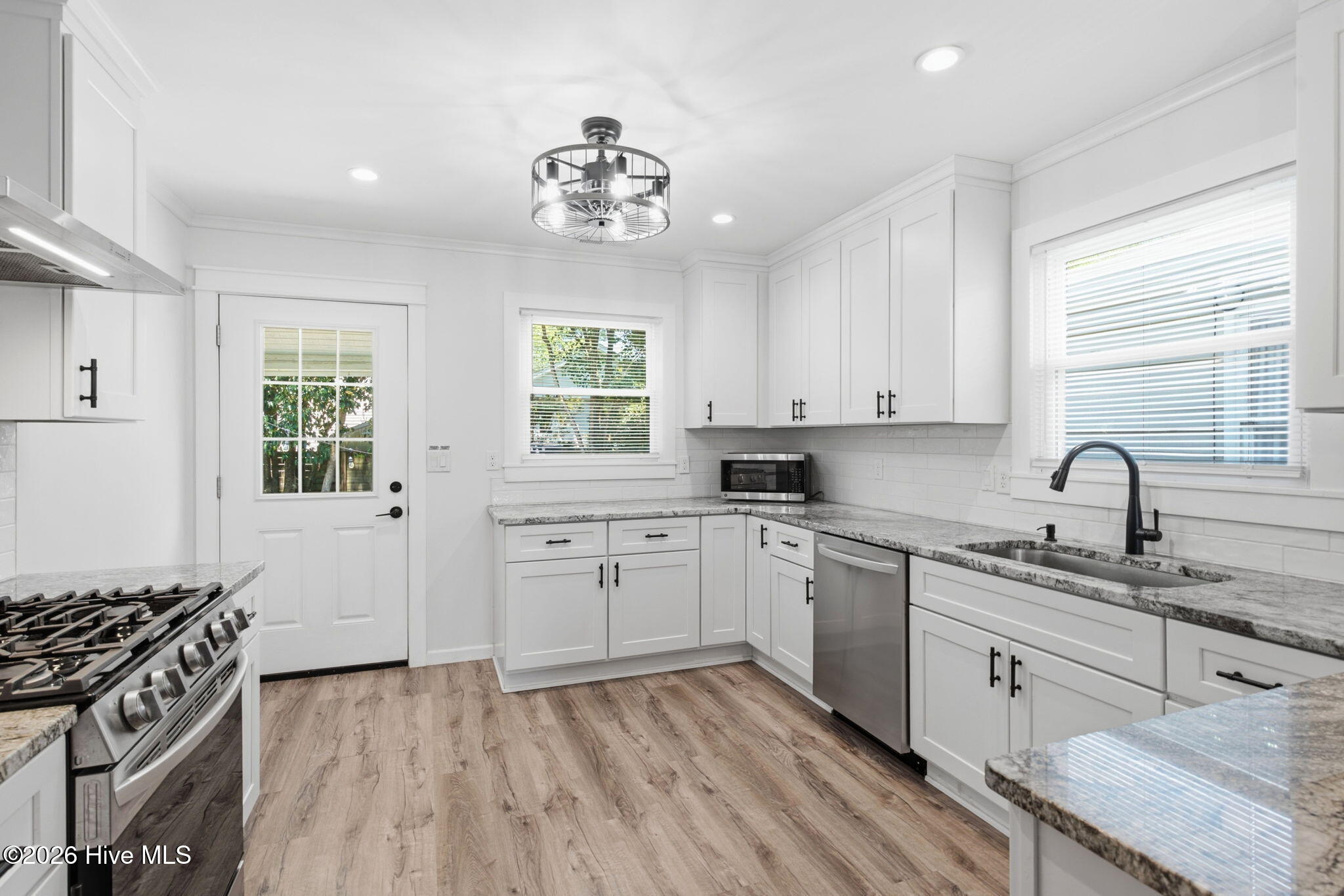 1921 Hudson Drive Property Photo 10