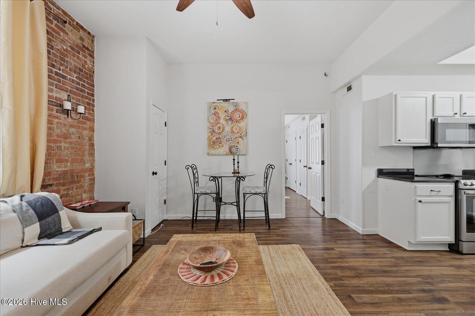 304 N Front Street Apt G Property Photo 12