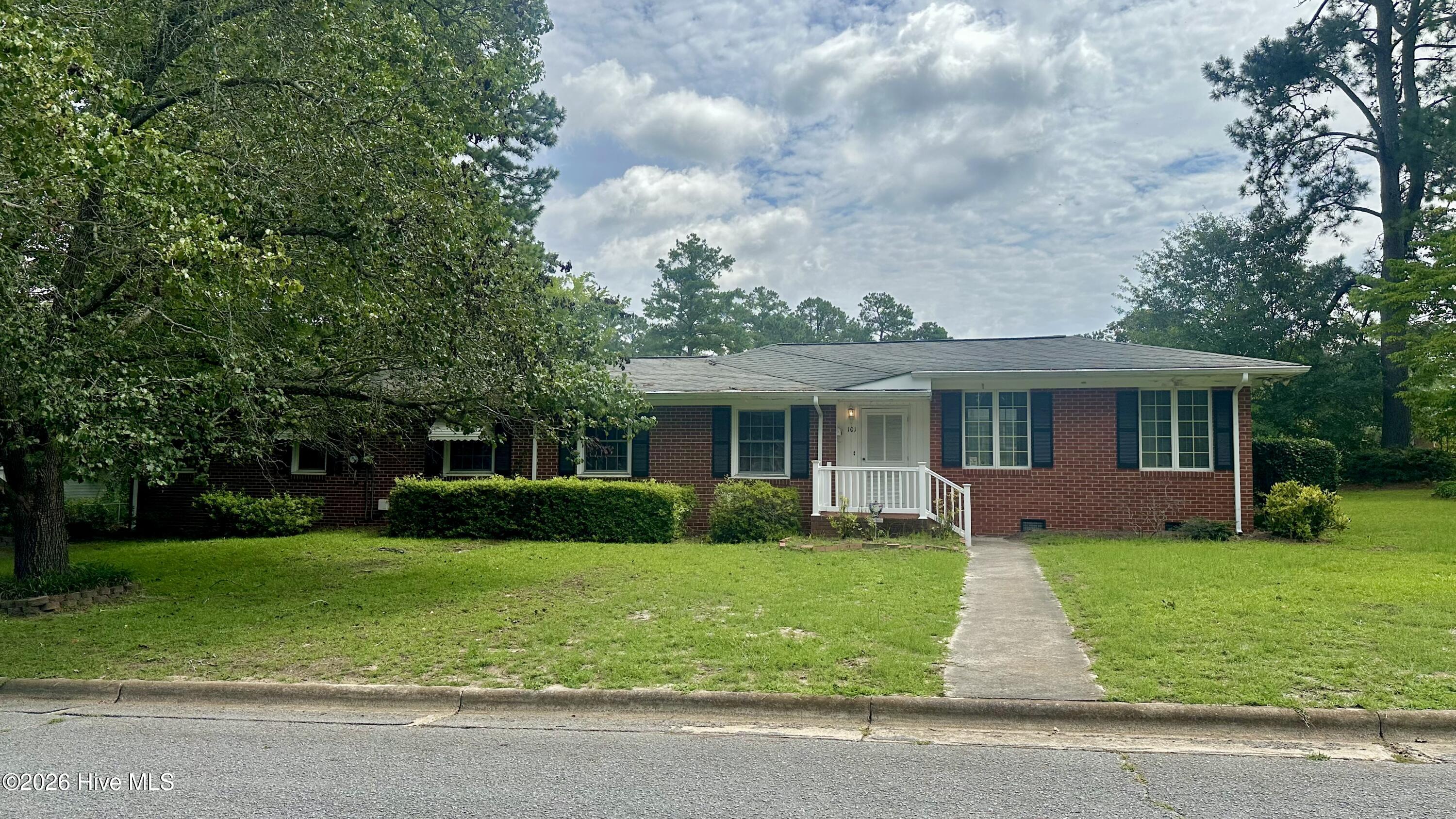 101 E Vance Street Property Photo 1