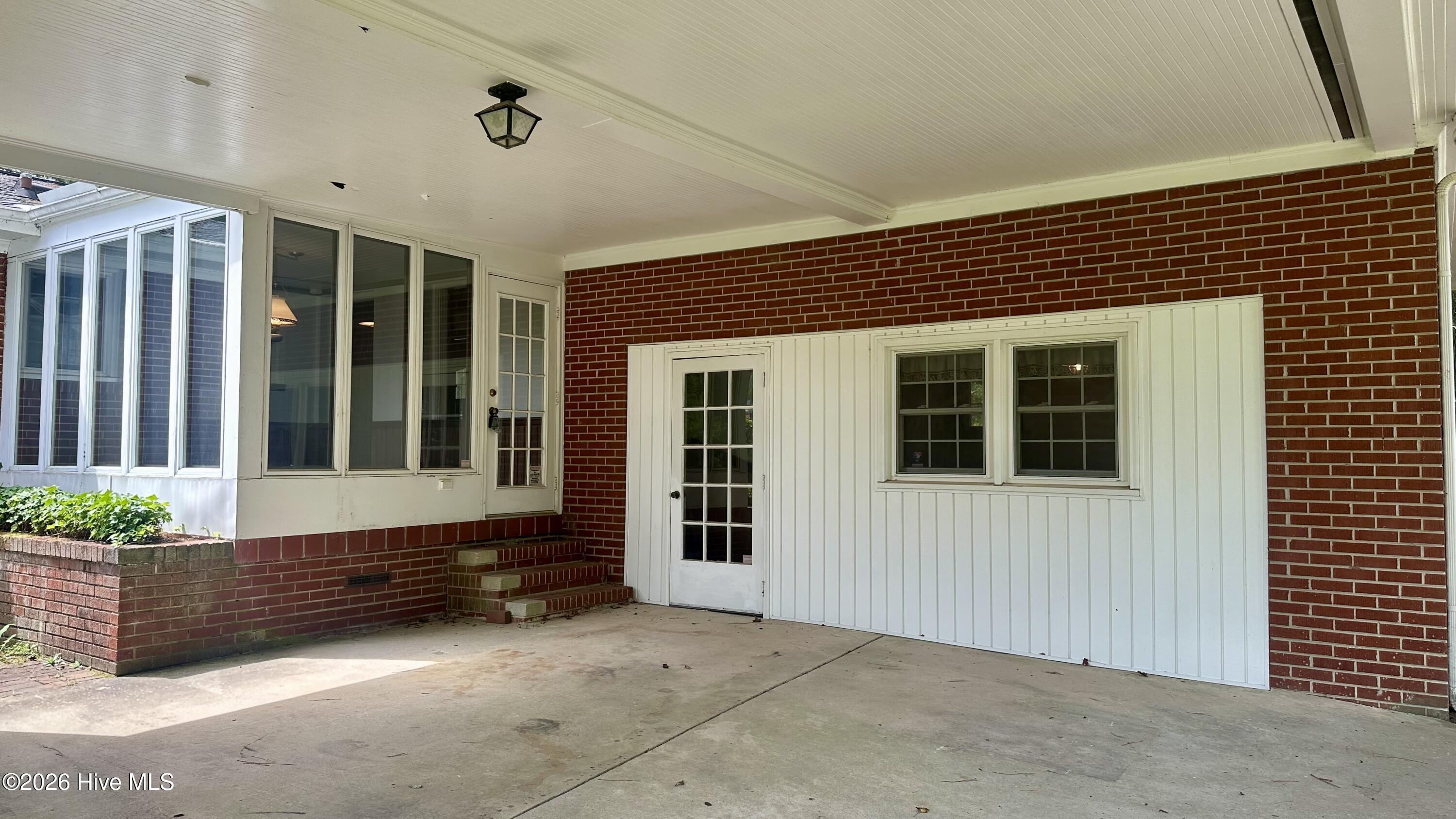 101 E Vance Street Property Photo 8