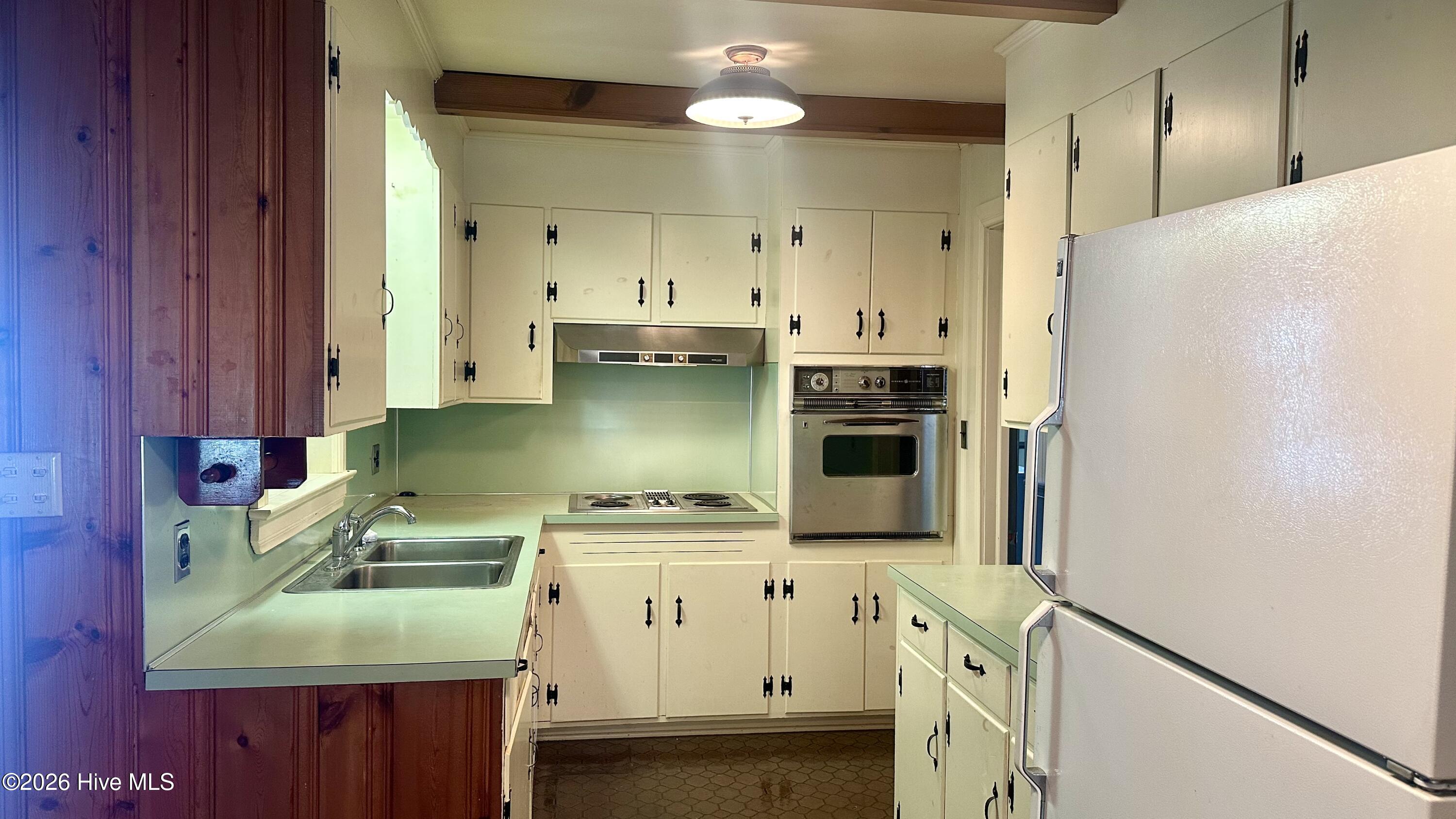 101 E Vance Street Property Photo 23