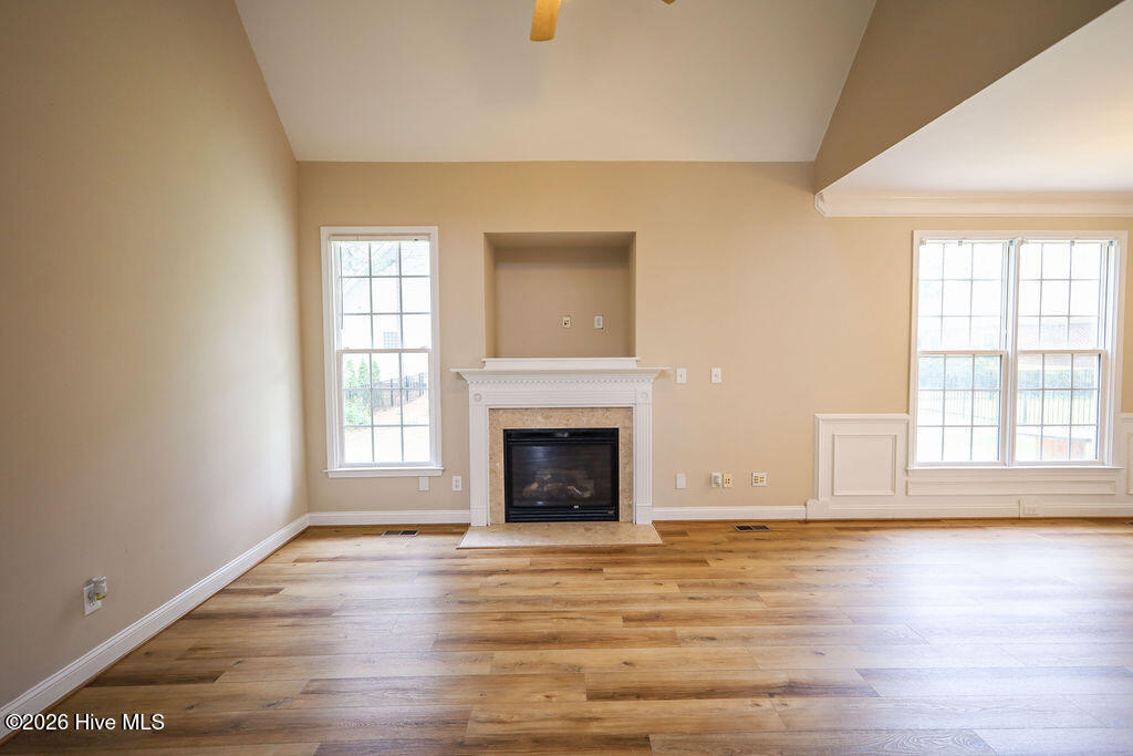 10 London Way Property Photo 3