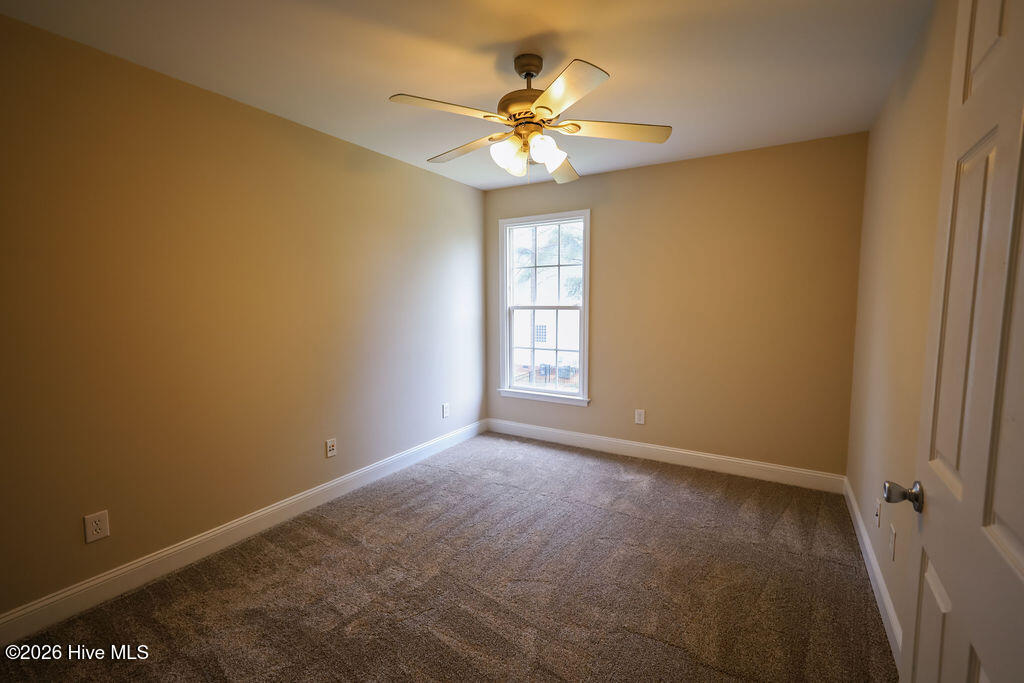 10 London Way Property Photo 15