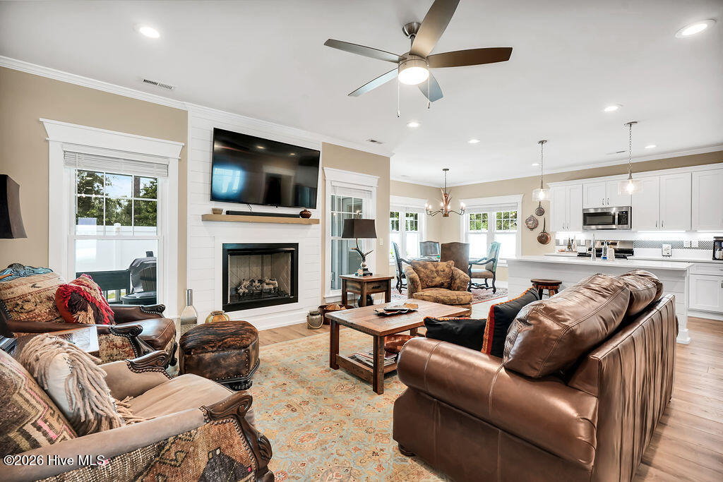 458 Raven Glen Drive Property Photo 7