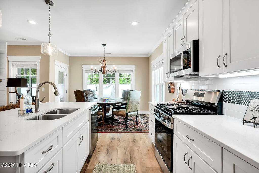 458 Raven Glen Drive Property Photo 11