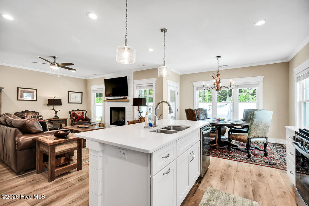 458 Raven Glen Drive Property Photo 12