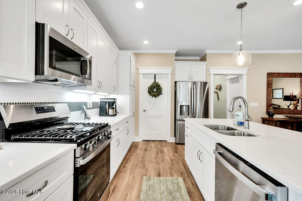 458 Raven Glen Drive Property Photo 14