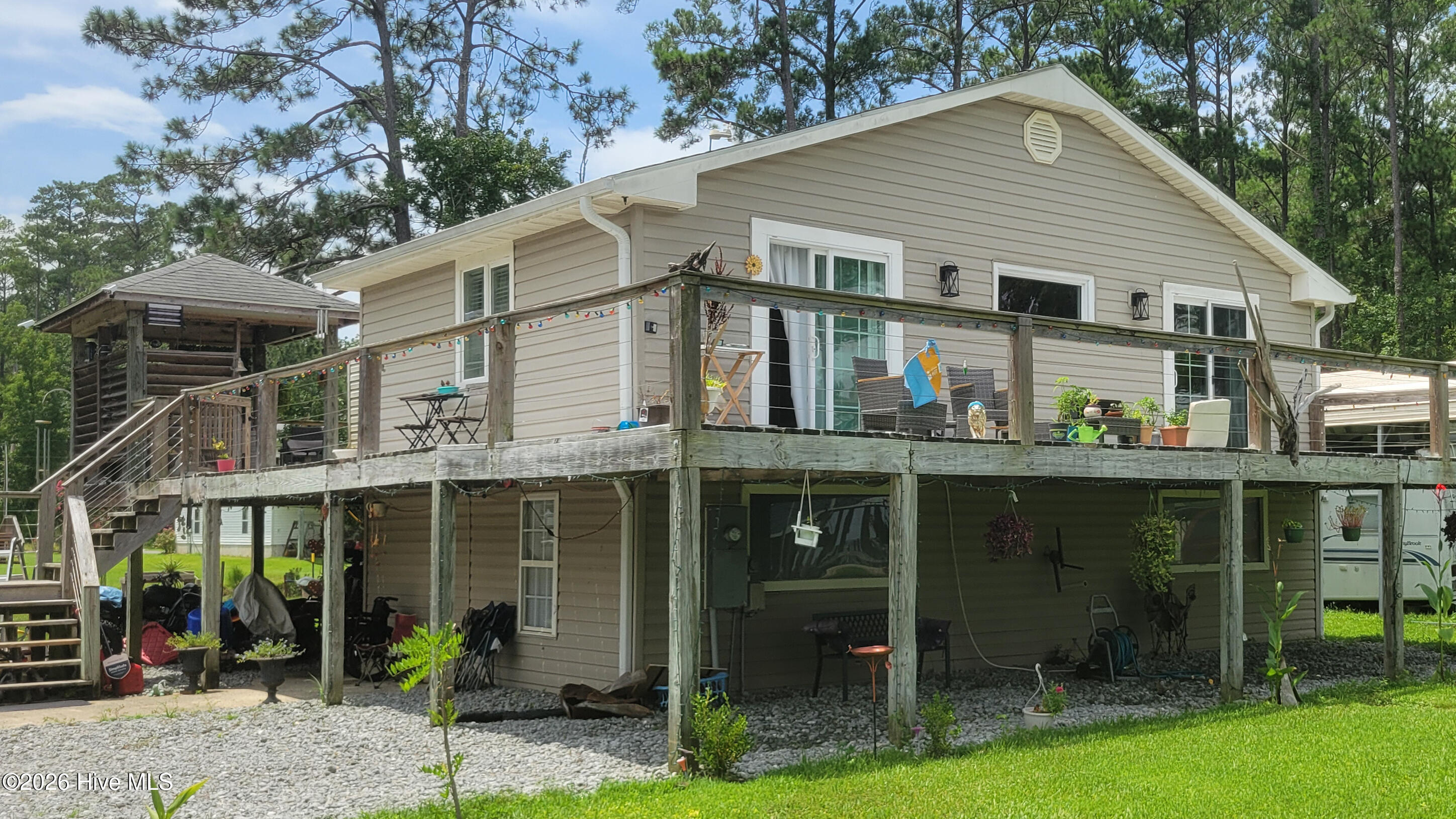 174 S River Drive Property Photo 1