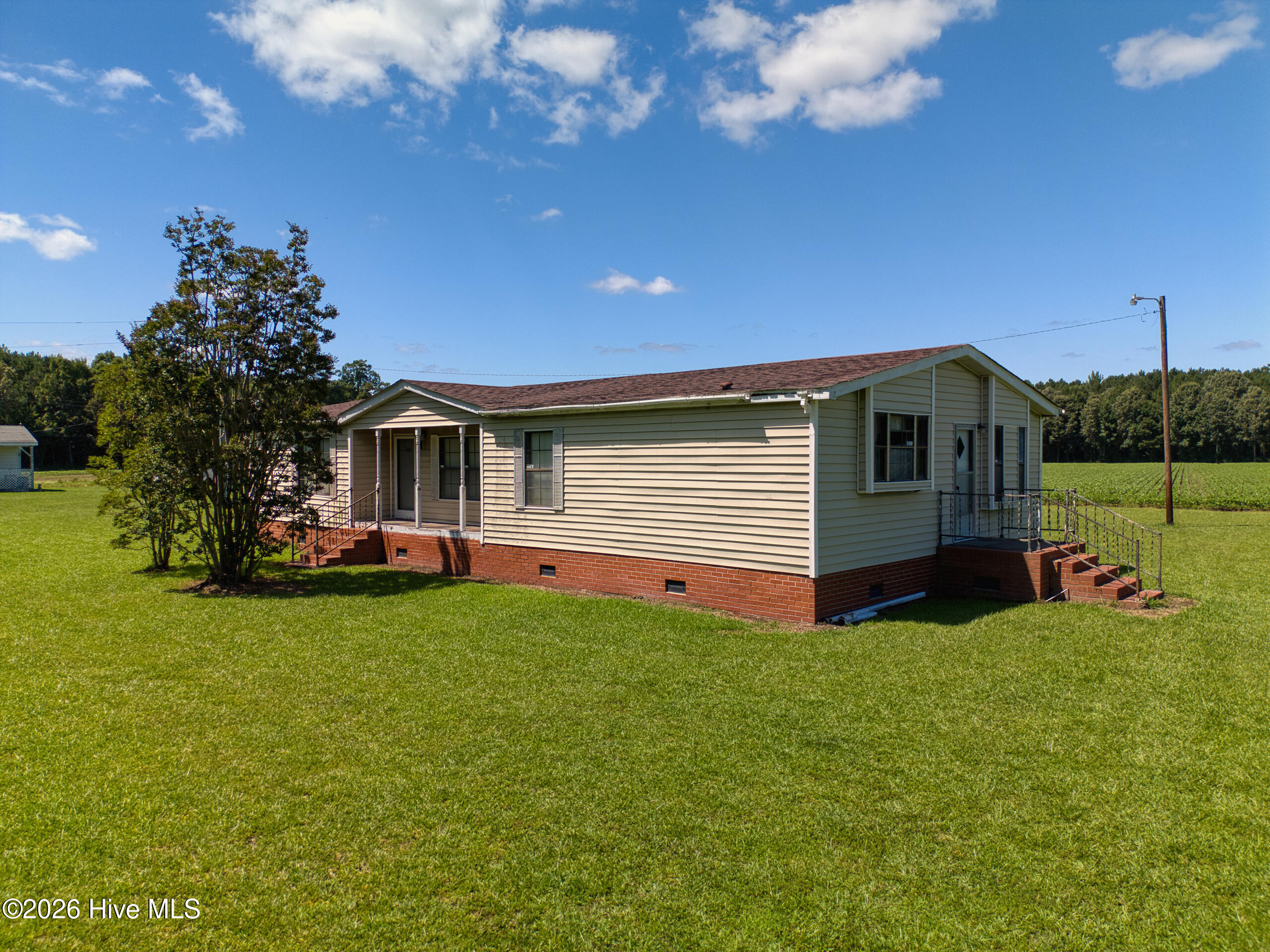 887 Snug Harbor Road Property Photo 1