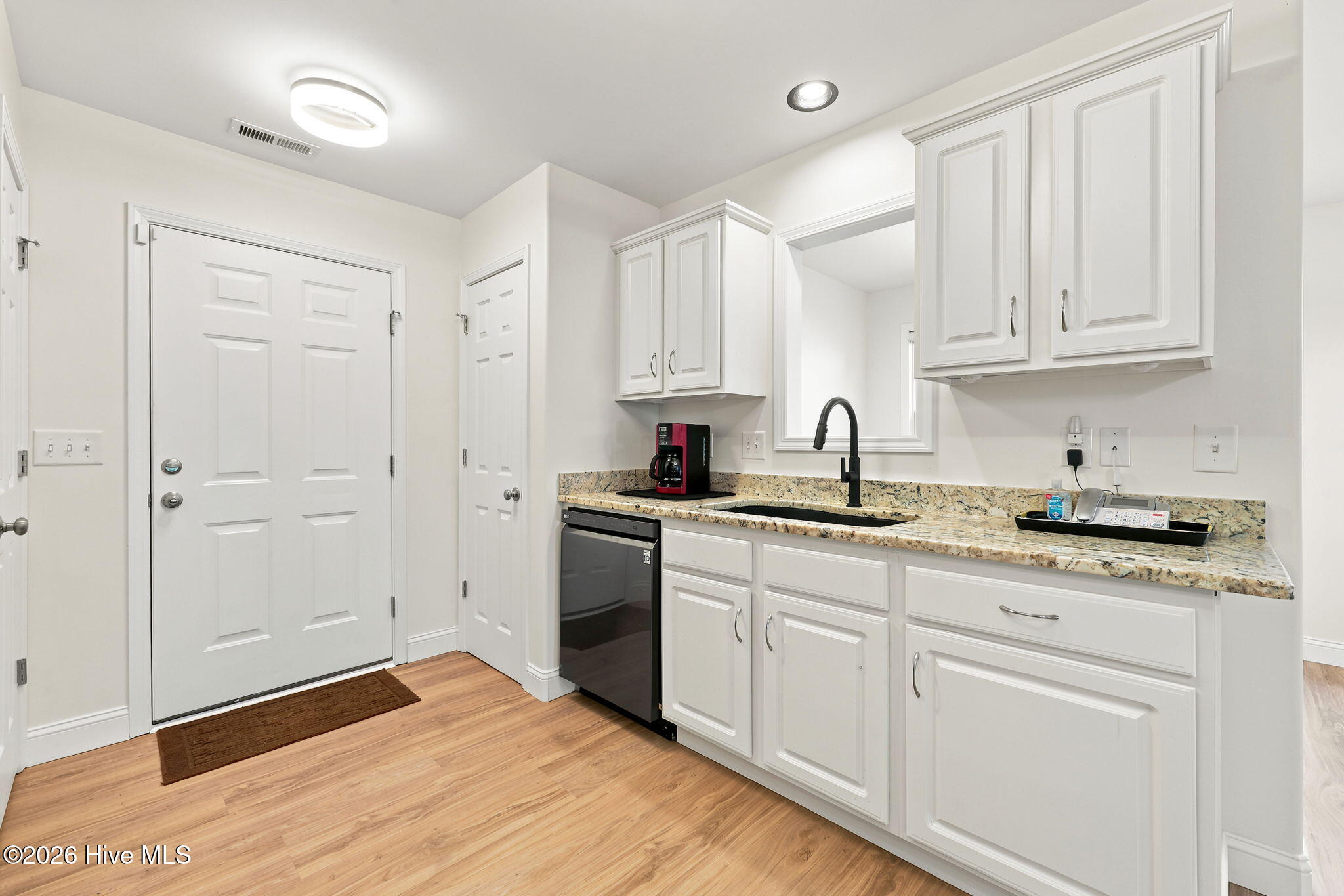 902 Meadowbrook S Unit 902 Property Photo 15
