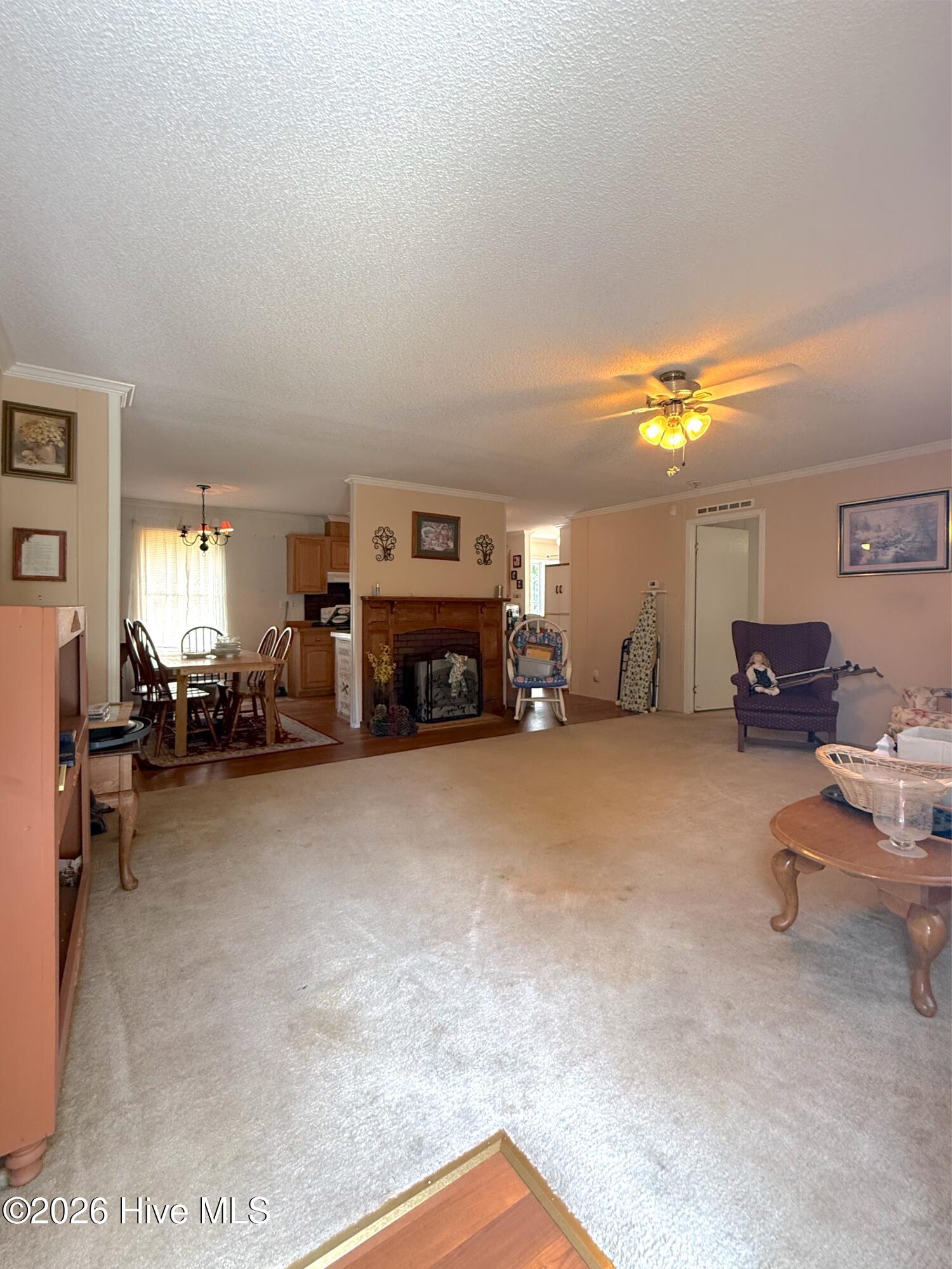 1035 W Bay Street Property Photo 6