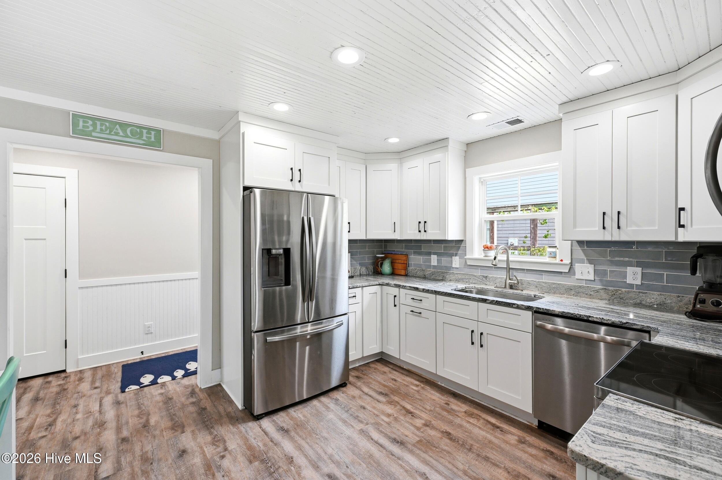 609 Clarendon Avenue Property Photo 11