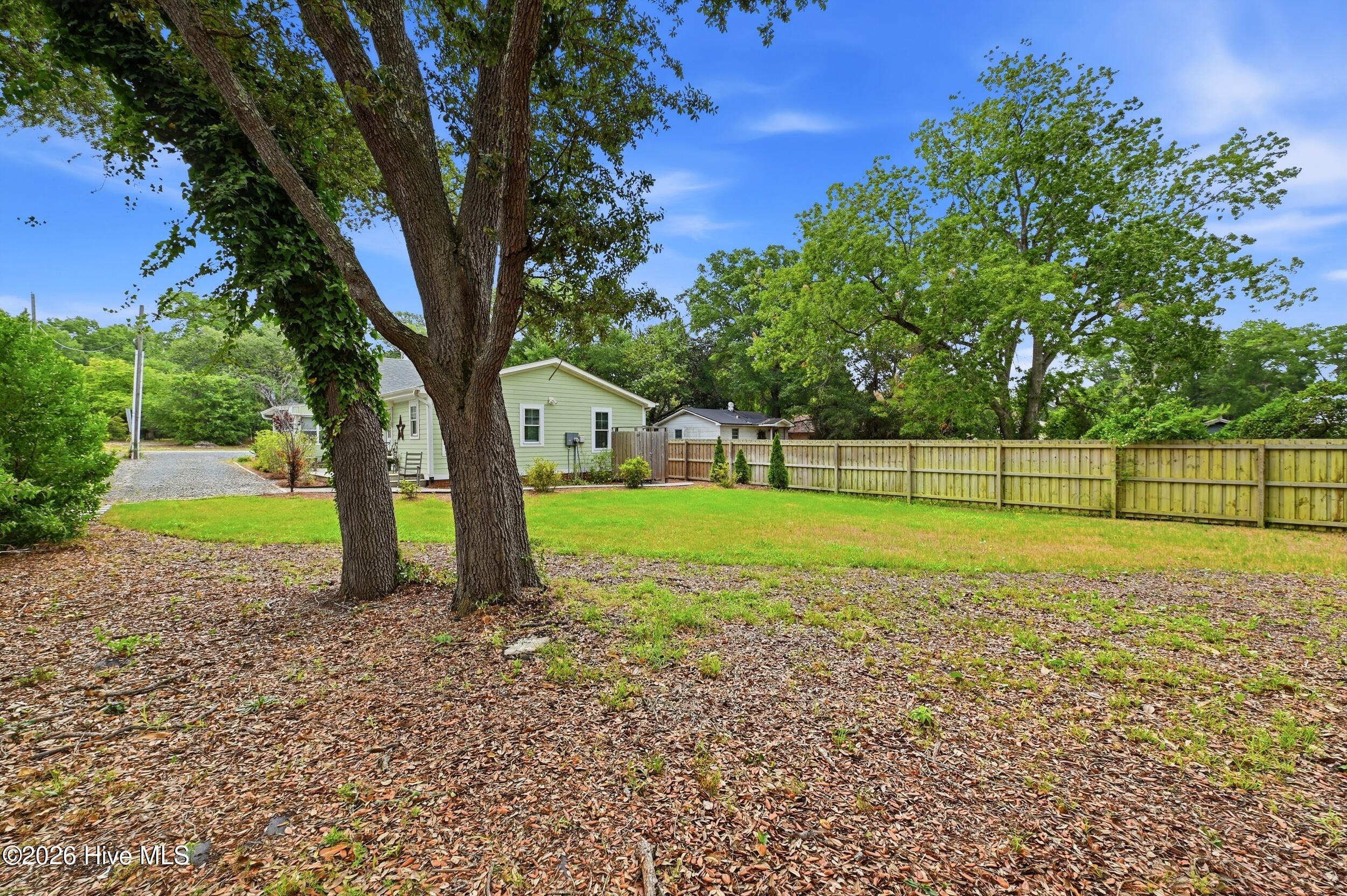 609 Clarendon Avenue Property Photo 36