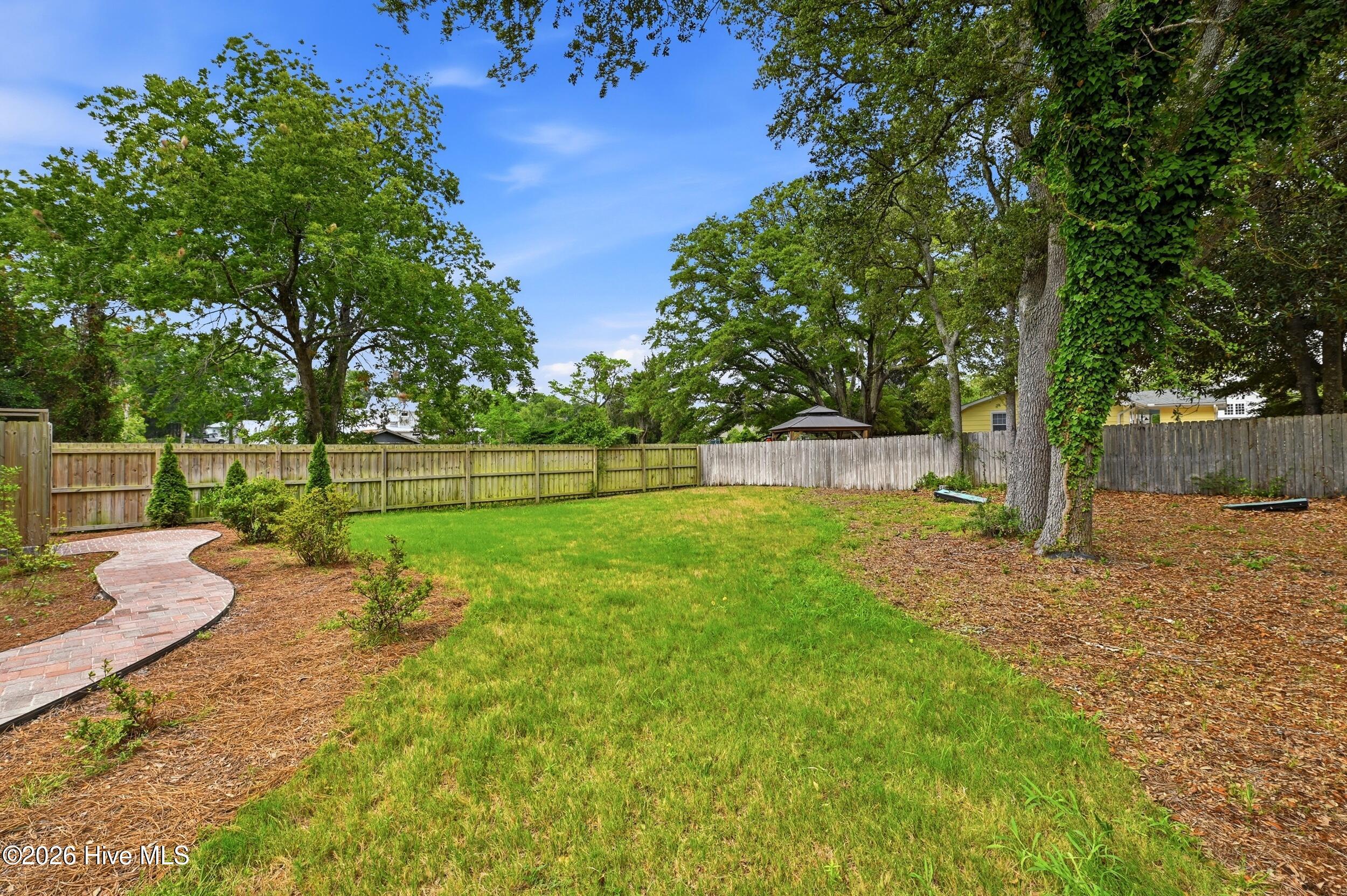 609 Clarendon Avenue Property Photo 37
