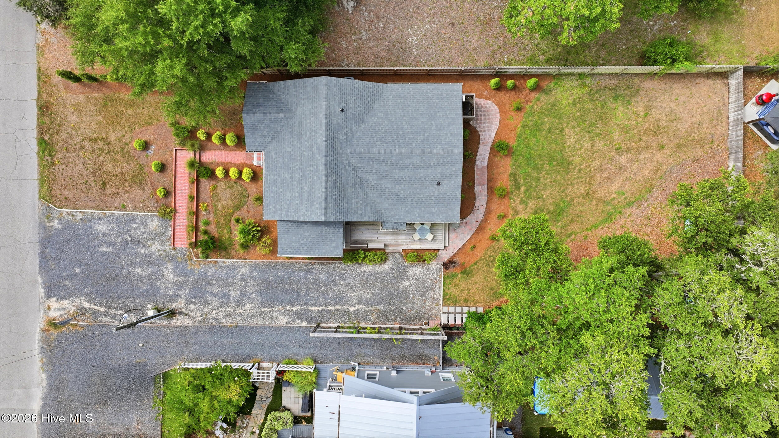 609 Clarendon Avenue Property Photo 40