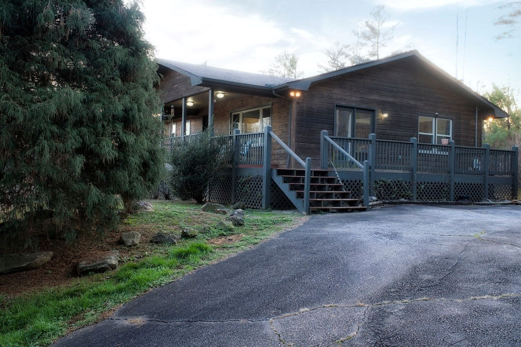 545 Maltby Road Property Photo 2