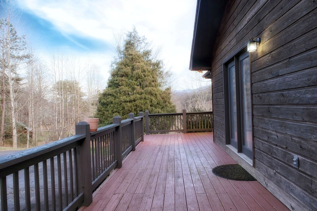 545 Maltby Road Property Photo 3