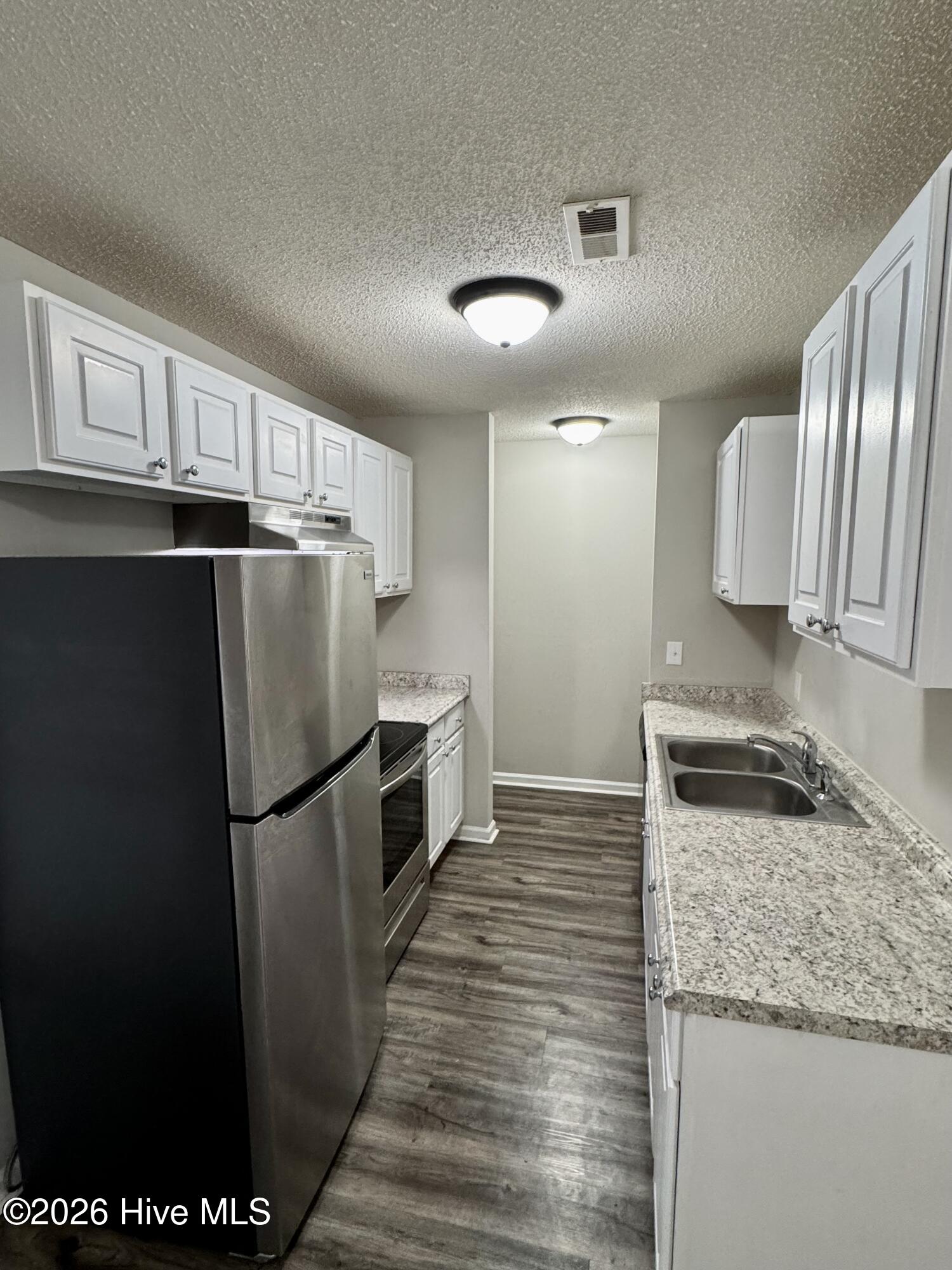 1247 Westpointe Drive 7 Property Photo 6