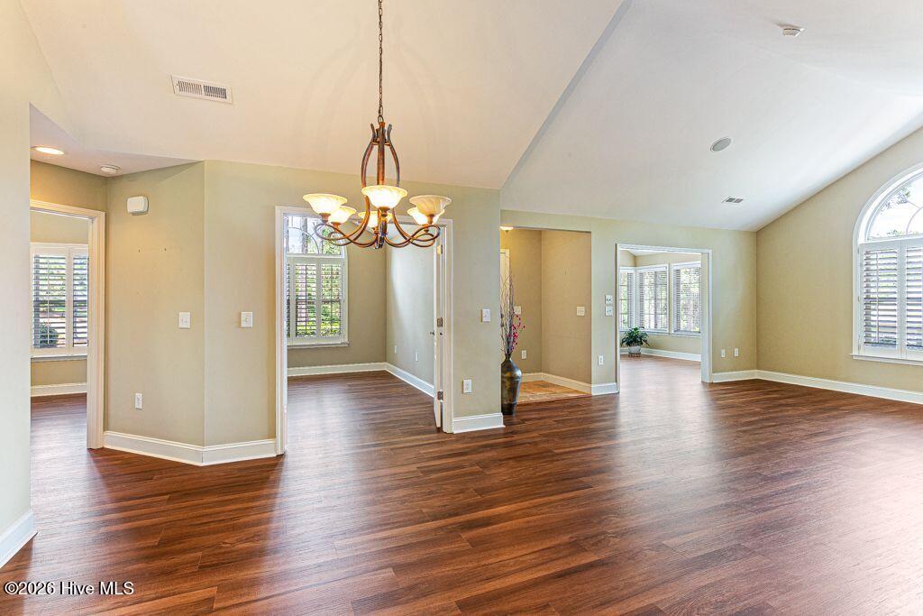 103 E Chelsea Court Property Photo 8
