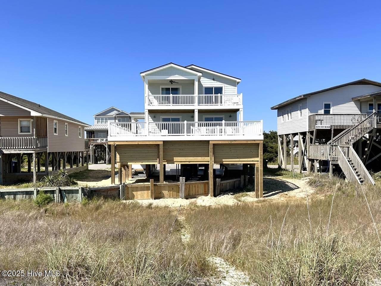 3527 E Beach Drive Property Photo 2