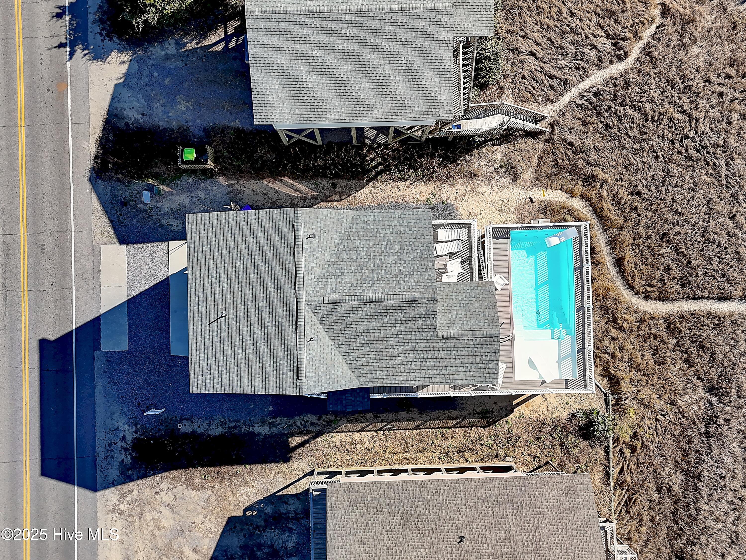 3527 E Beach Drive Property Photo 10