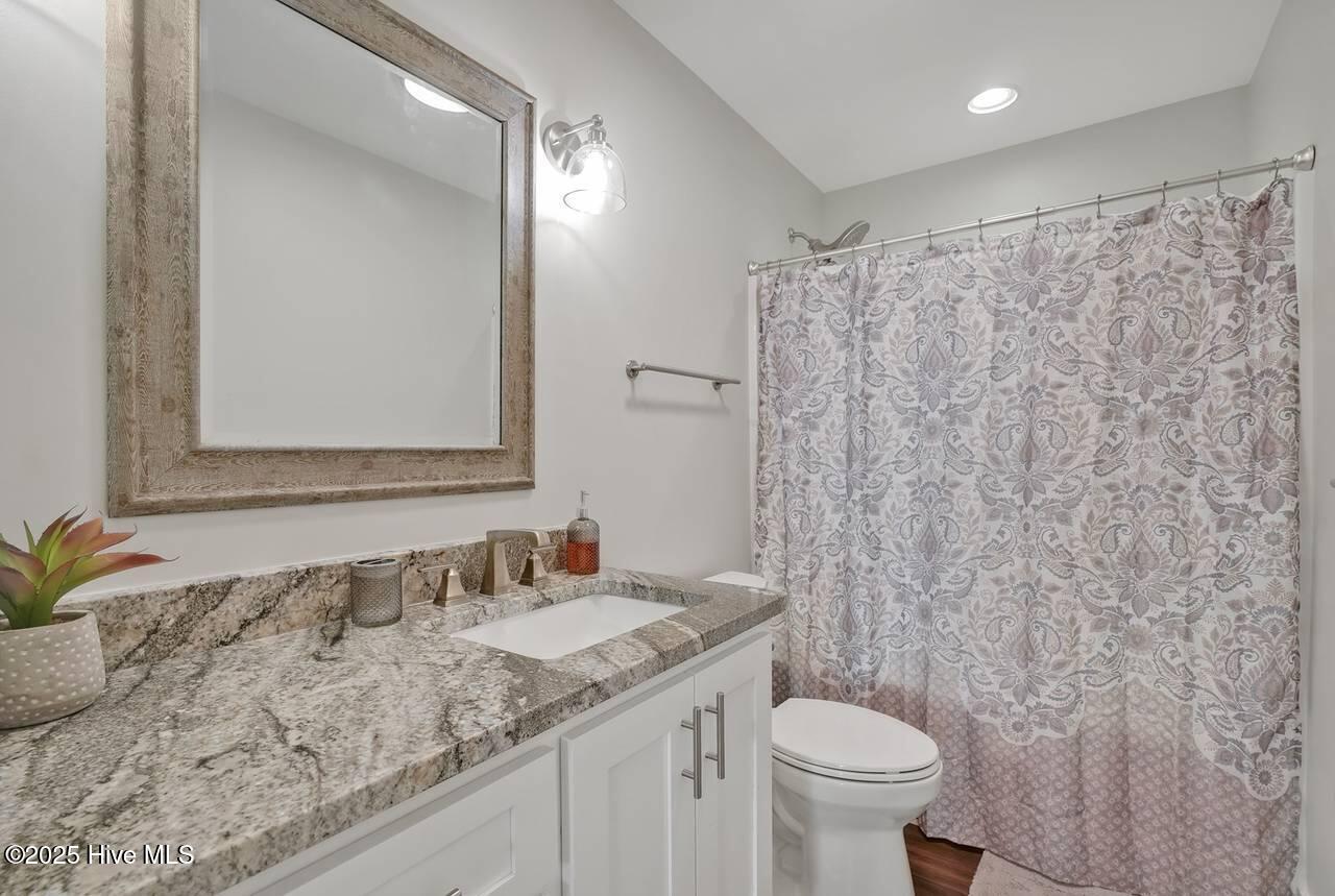 3527 E Beach Drive Property Photo 29