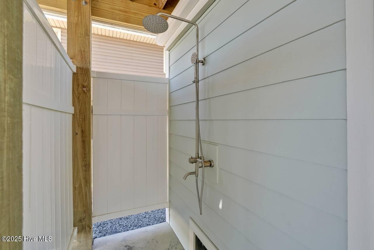 3527 E Beach Drive Property Photo 48