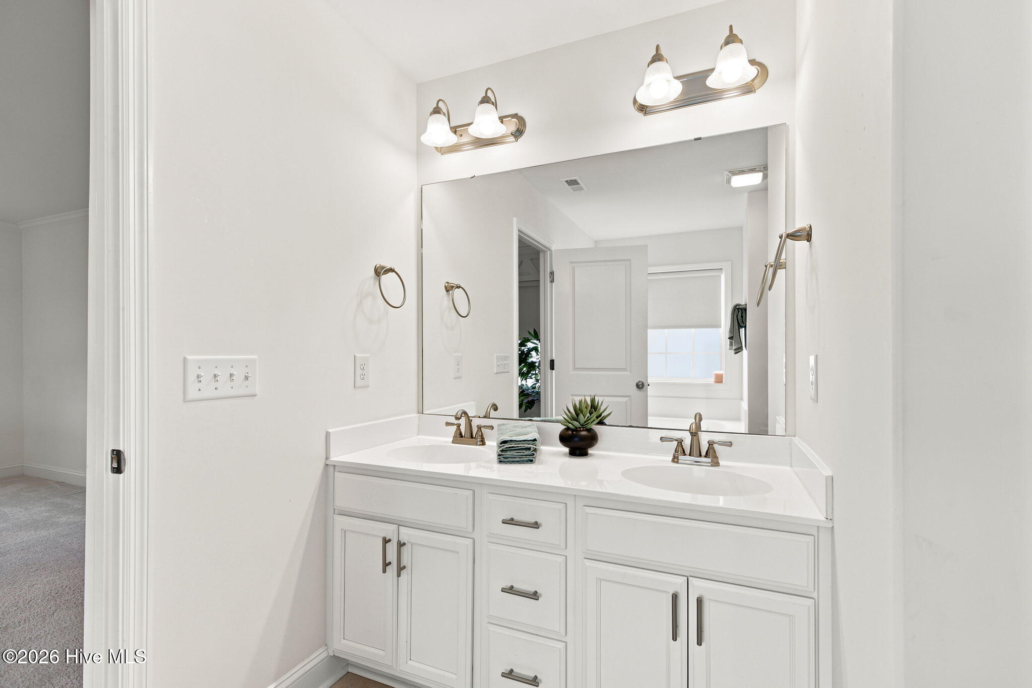 237 Coastline Circle Property Photo 9