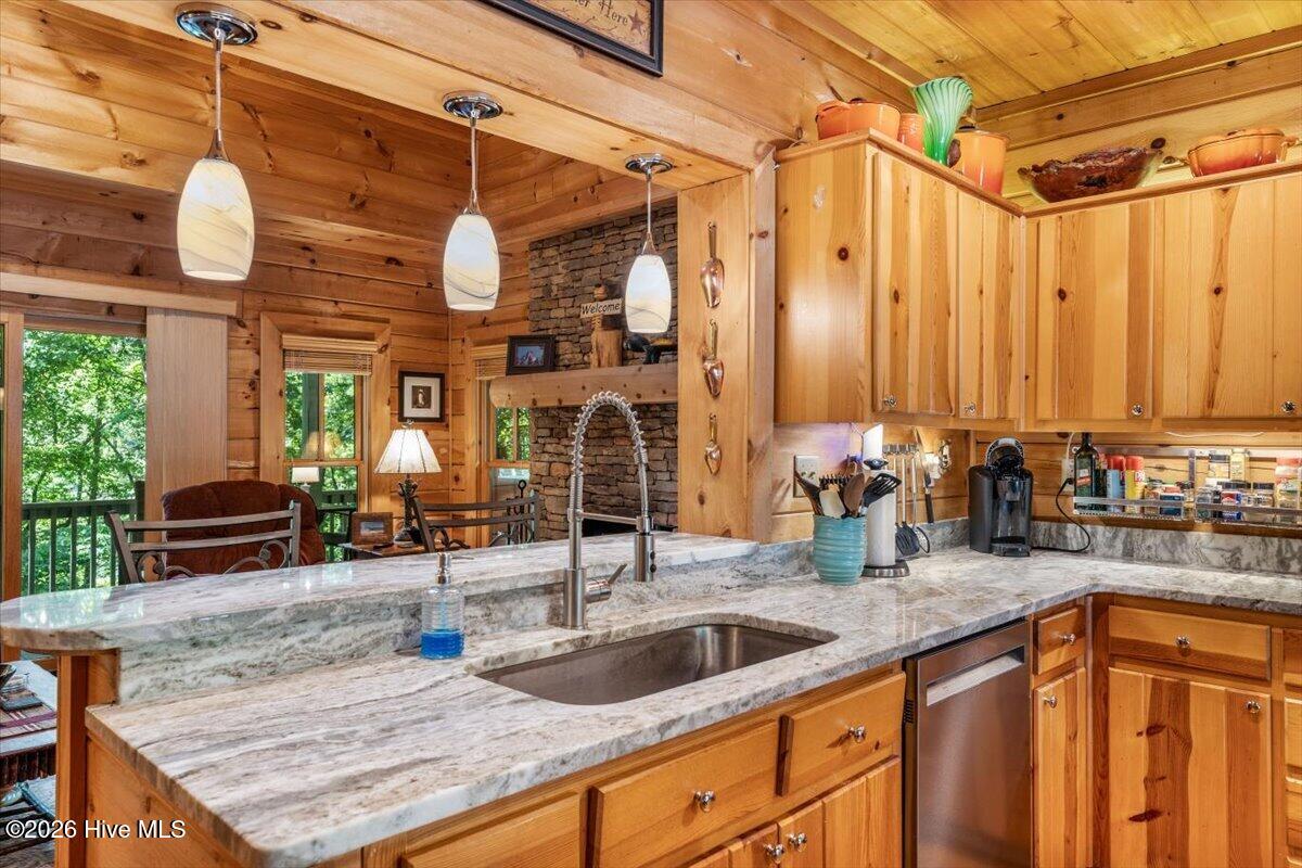 808 Granite Drive Property Photo 6