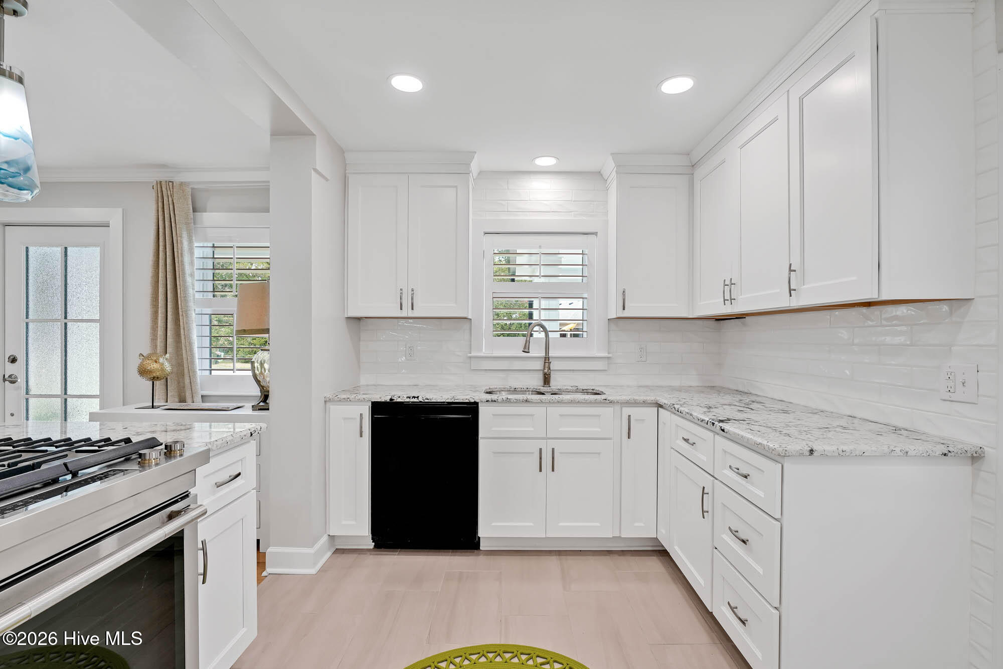 116 River Drive Property Photo 4