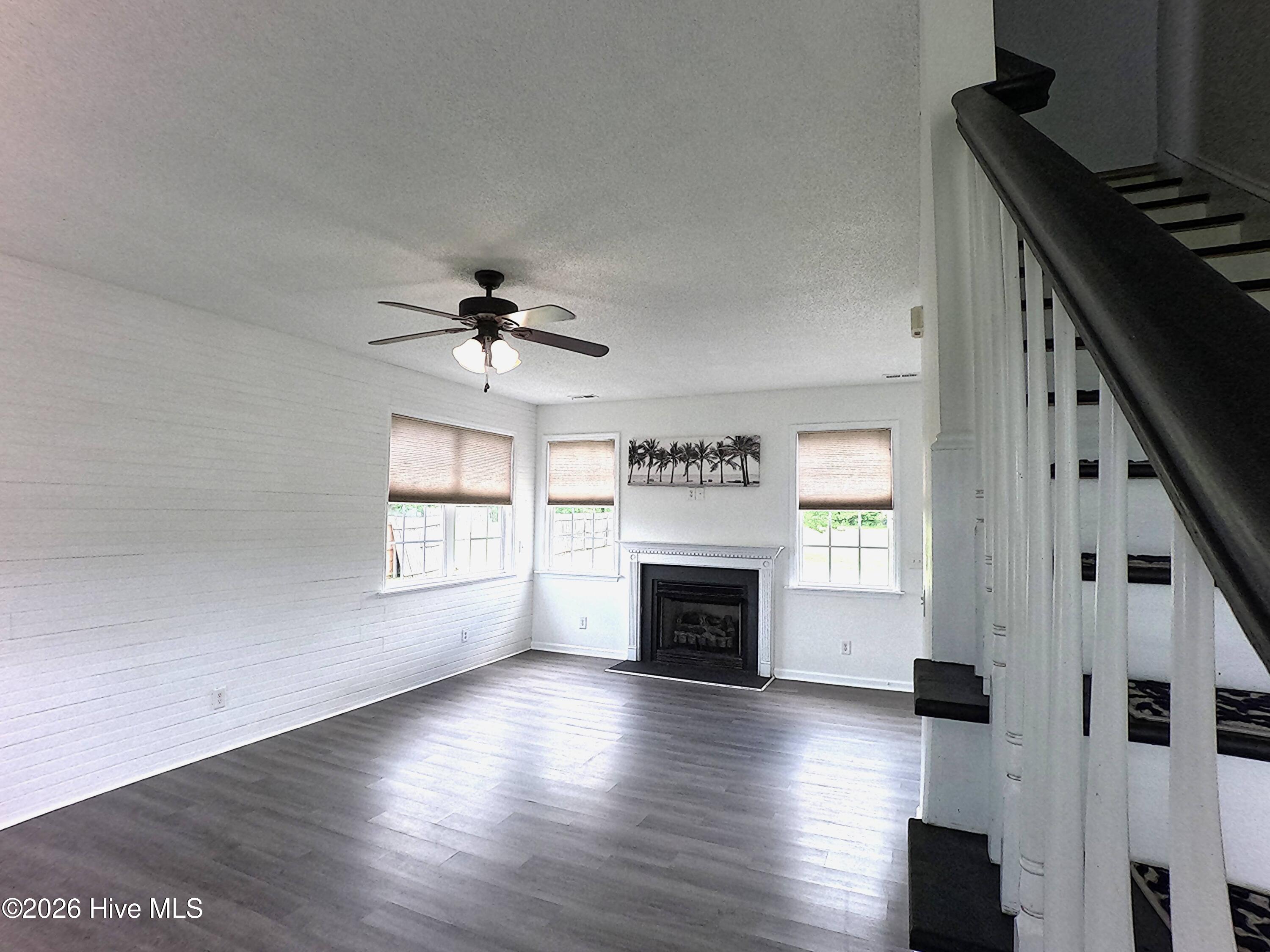 106 Hardin Drive Property Photo 3