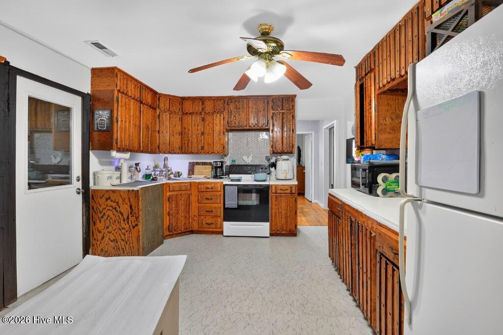 113 Kenneth Boulevard Property Photo 7