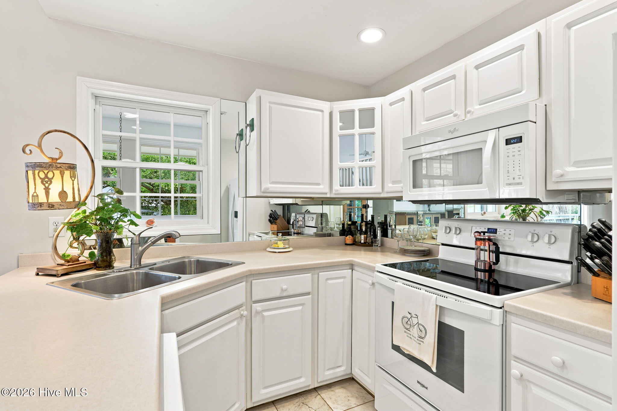 403 Emerald Landing Drive Property Photo 12