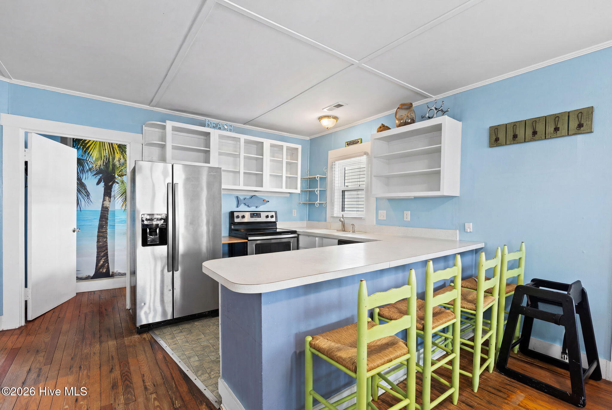 1014 W Beach Drive Property Photo 12