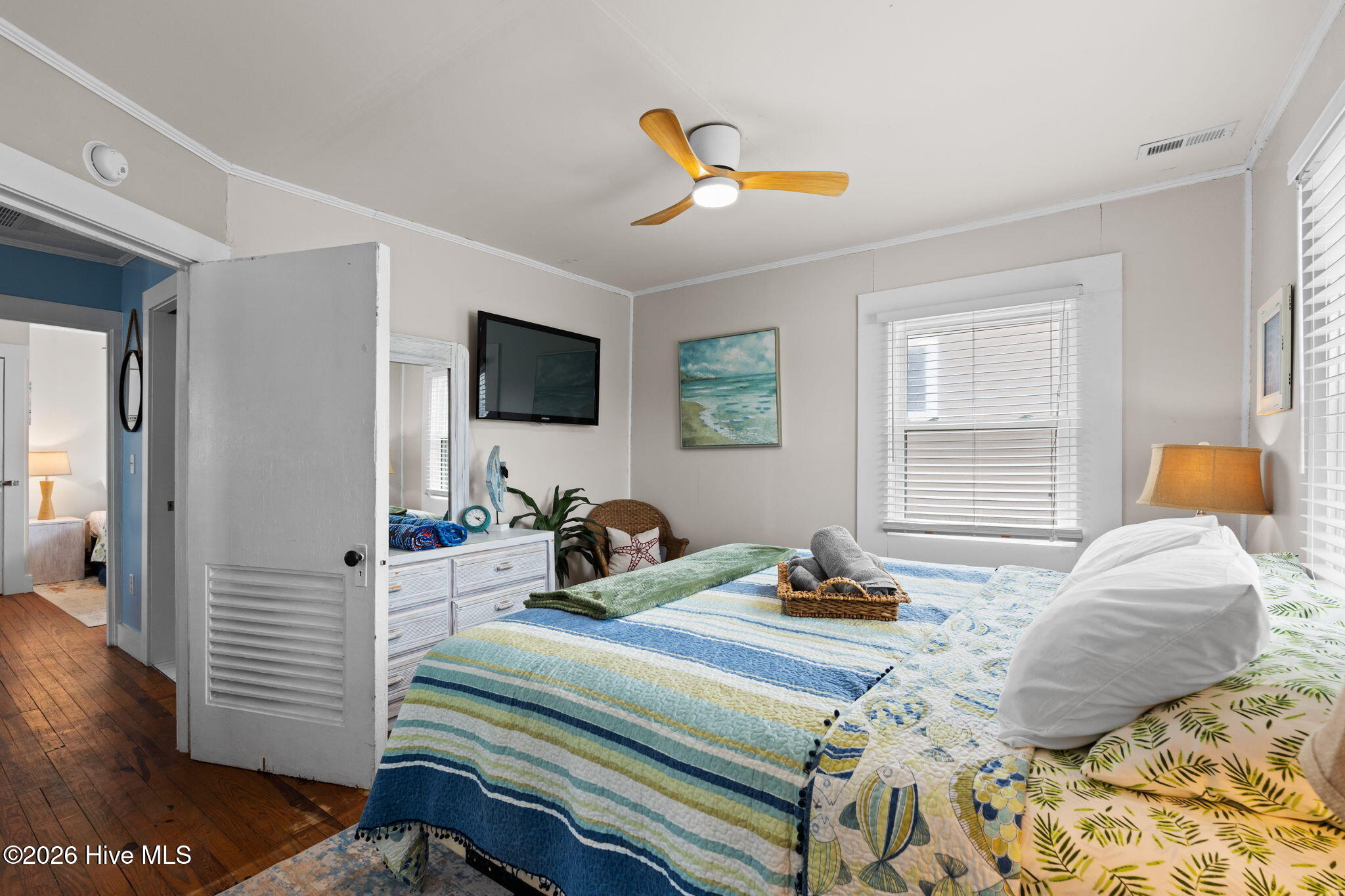 1014 W Beach Drive Property Photo 15