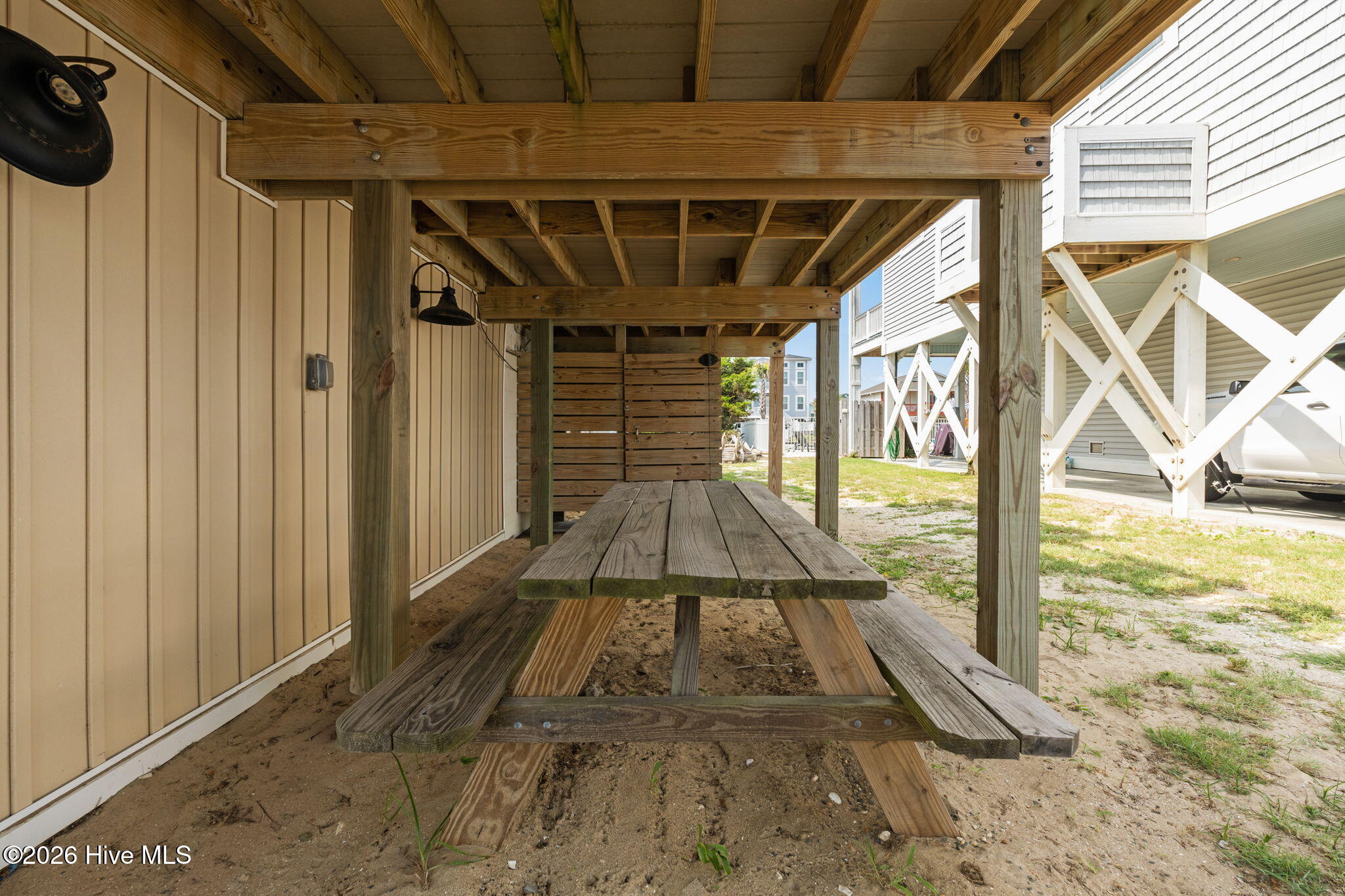 1014 W Beach Drive Property Photo 32