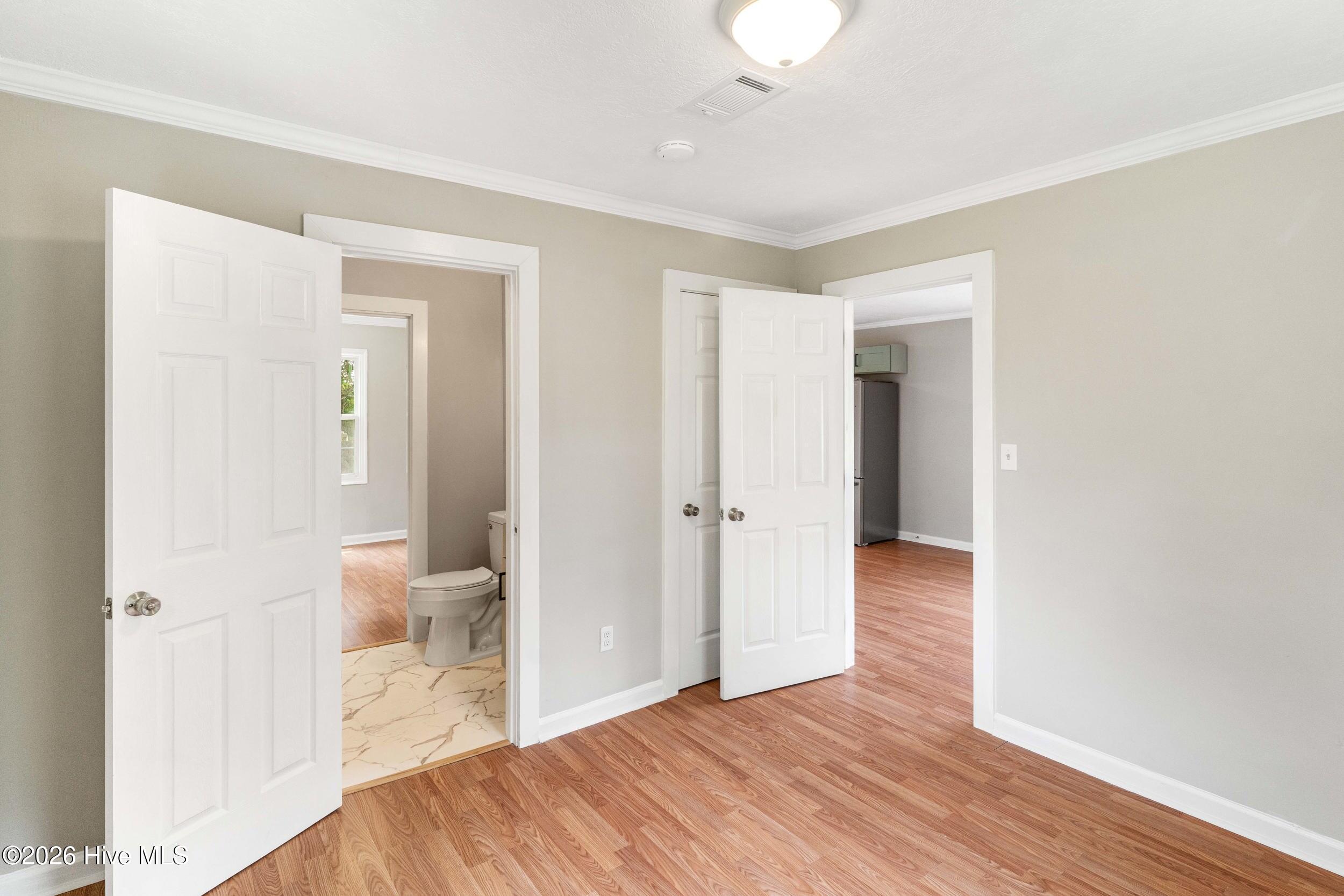 3042 Collier Road Property Photo 13