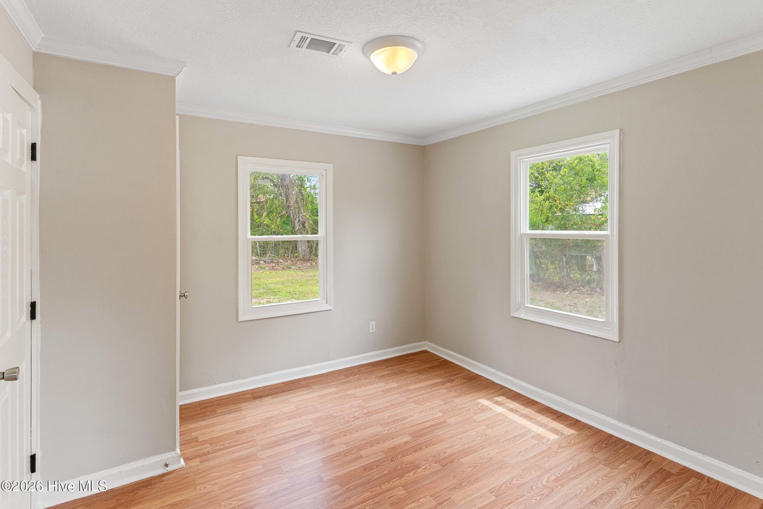 3042 Collier Road Property Photo 18