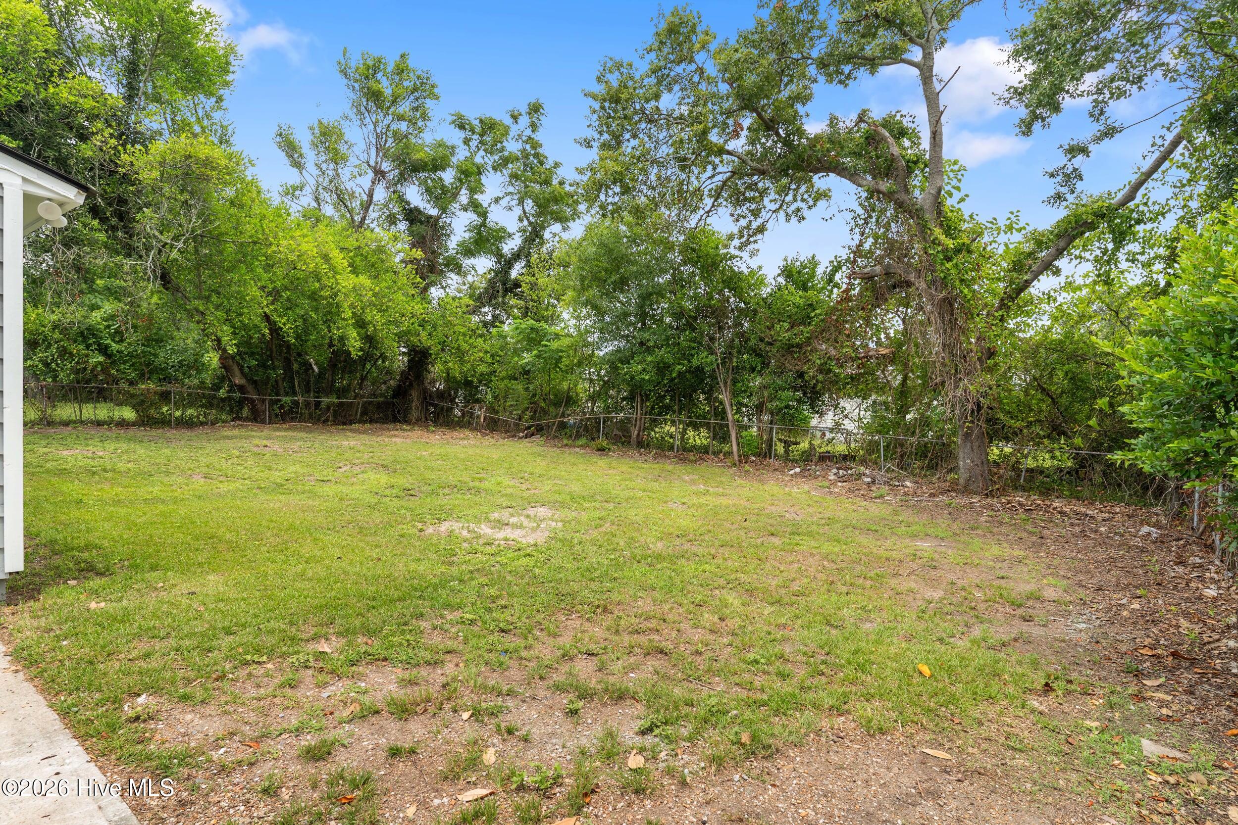 3042 Collier Road Property Photo 19