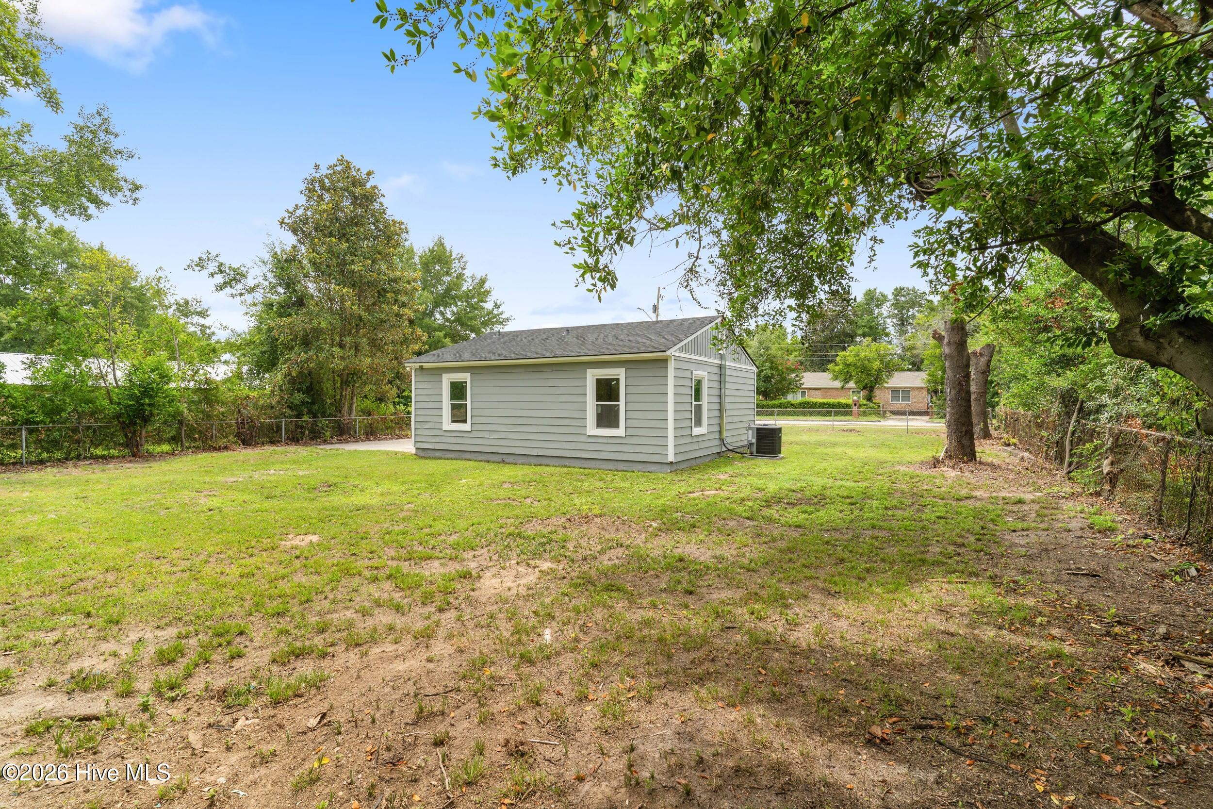 3042 Collier Road Property Photo 20