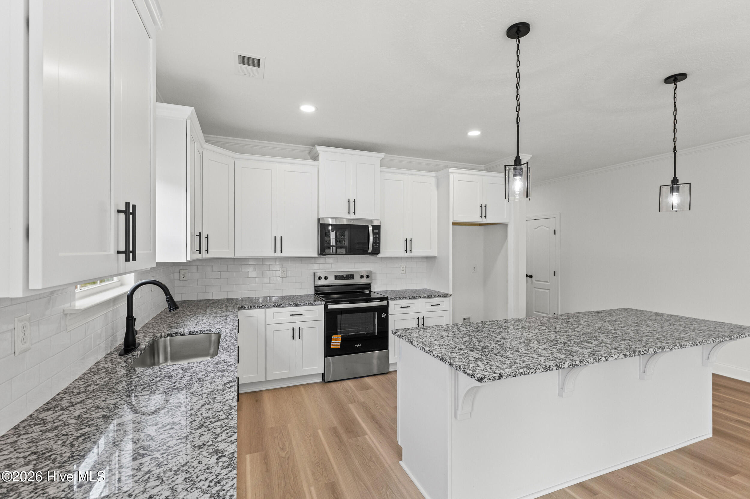 102 Walton Drive Property Photo 8